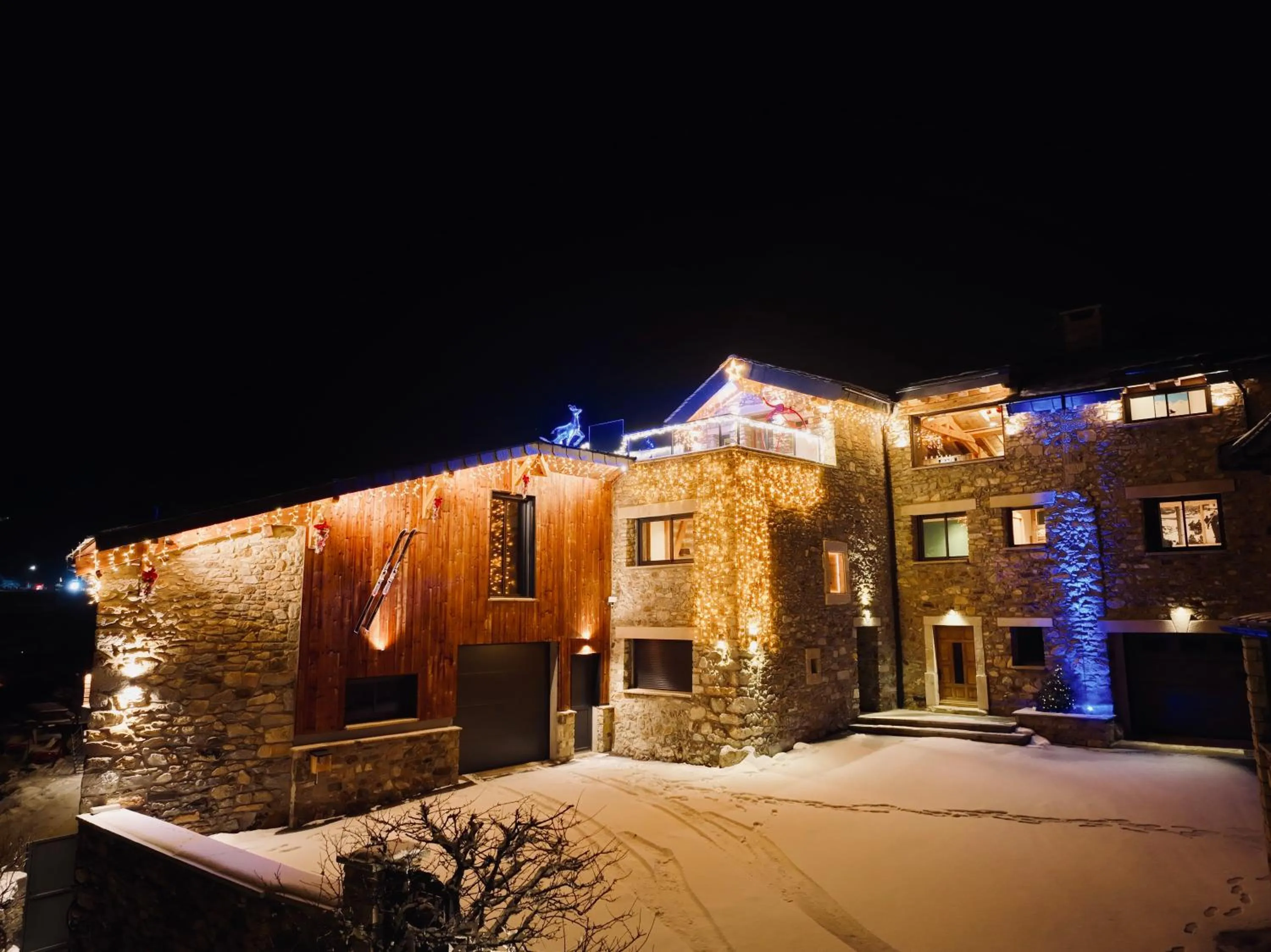 Property building in Le Refuge Cal Chalon , chalet de luxe au cœur du village