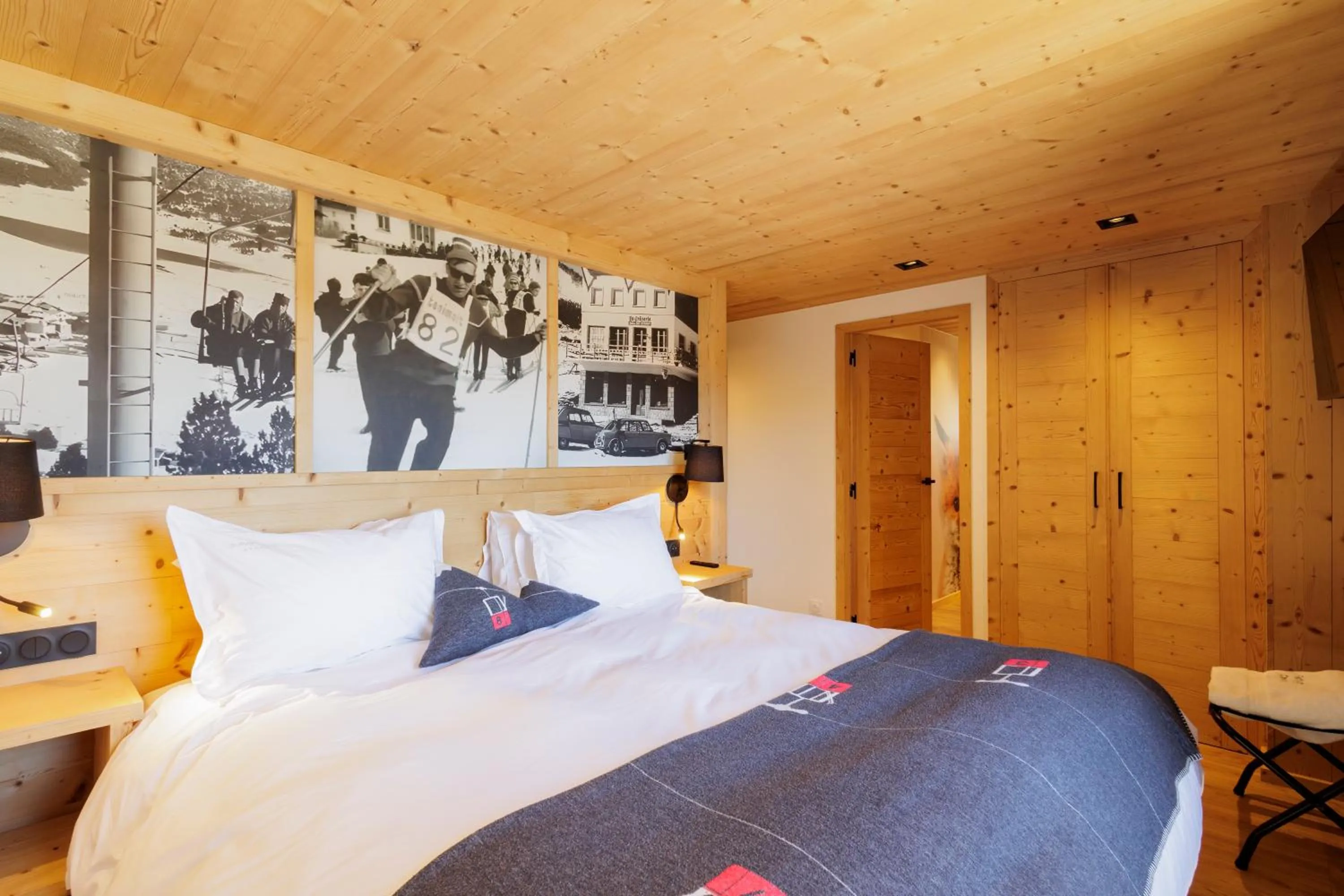 Bedroom, Bed in Le Refuge Cal Chalon , chalet de luxe au cœur du village