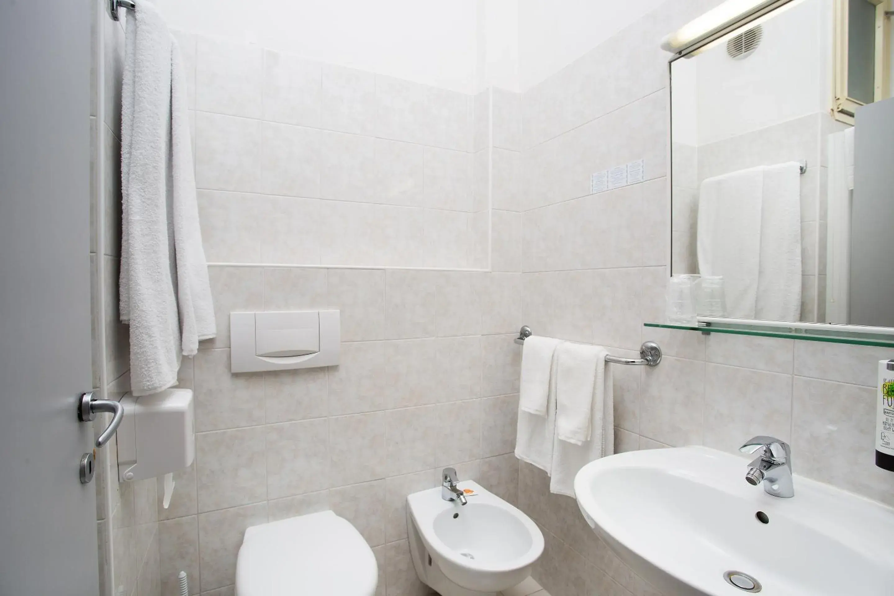 Bathroom in Hotel Caribe - Garda Lake Collection