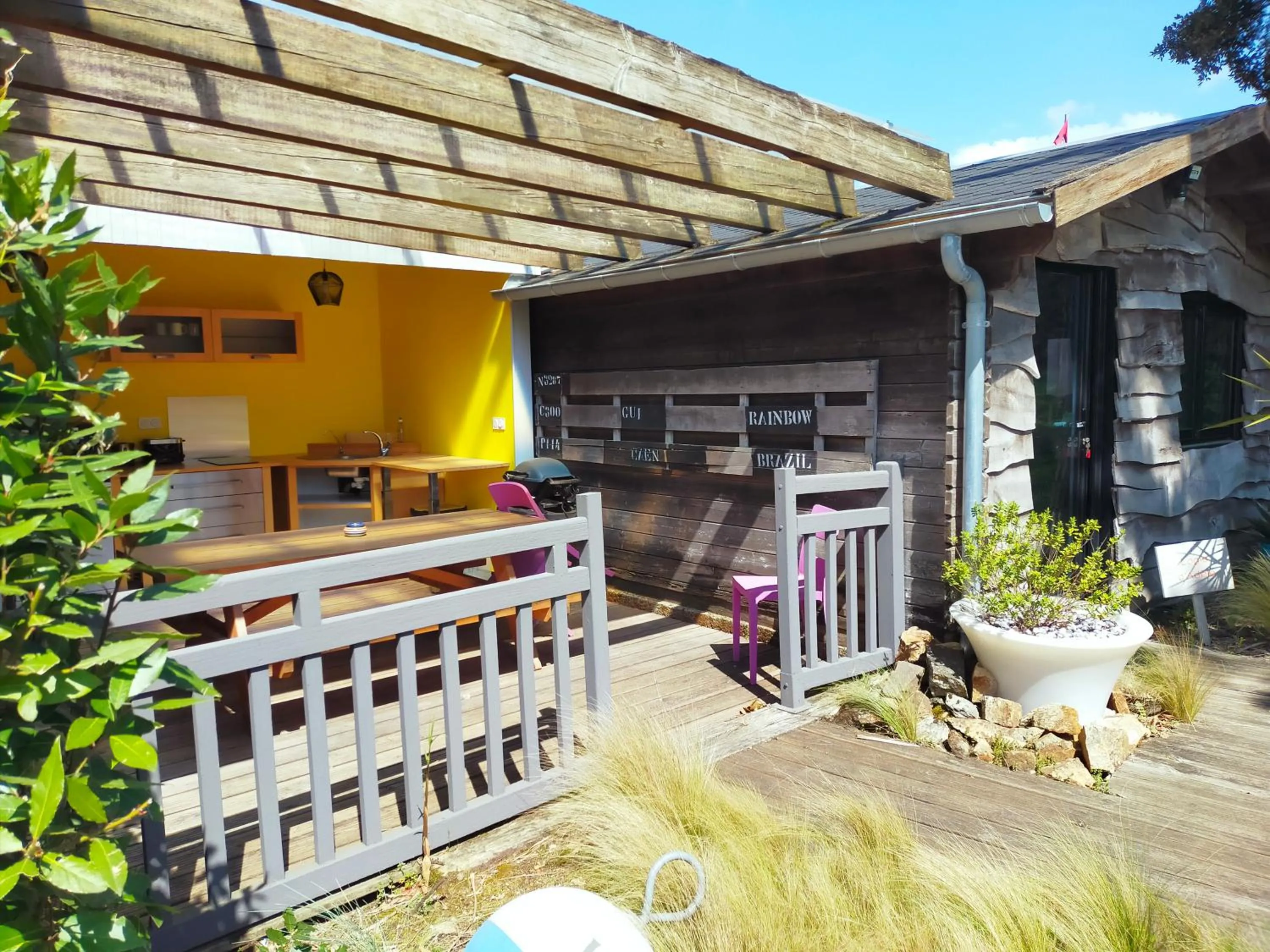 Patio in Le Gage location de vacance à la semaine