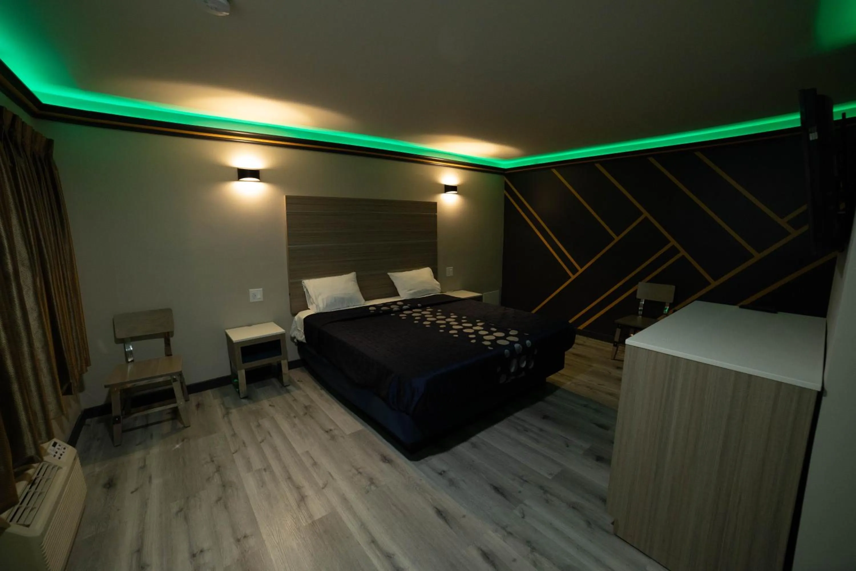 Bedroom, Bed in Artesia Motor Inn