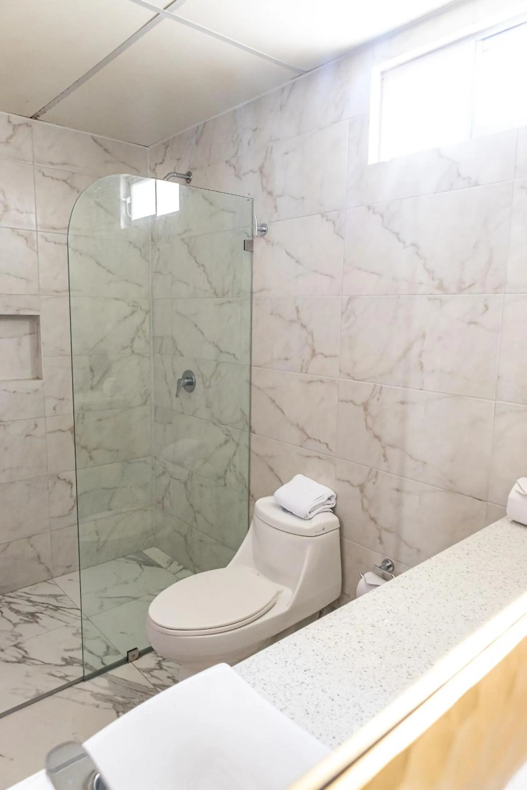 Shower in HOTEL AYRE By Baltra