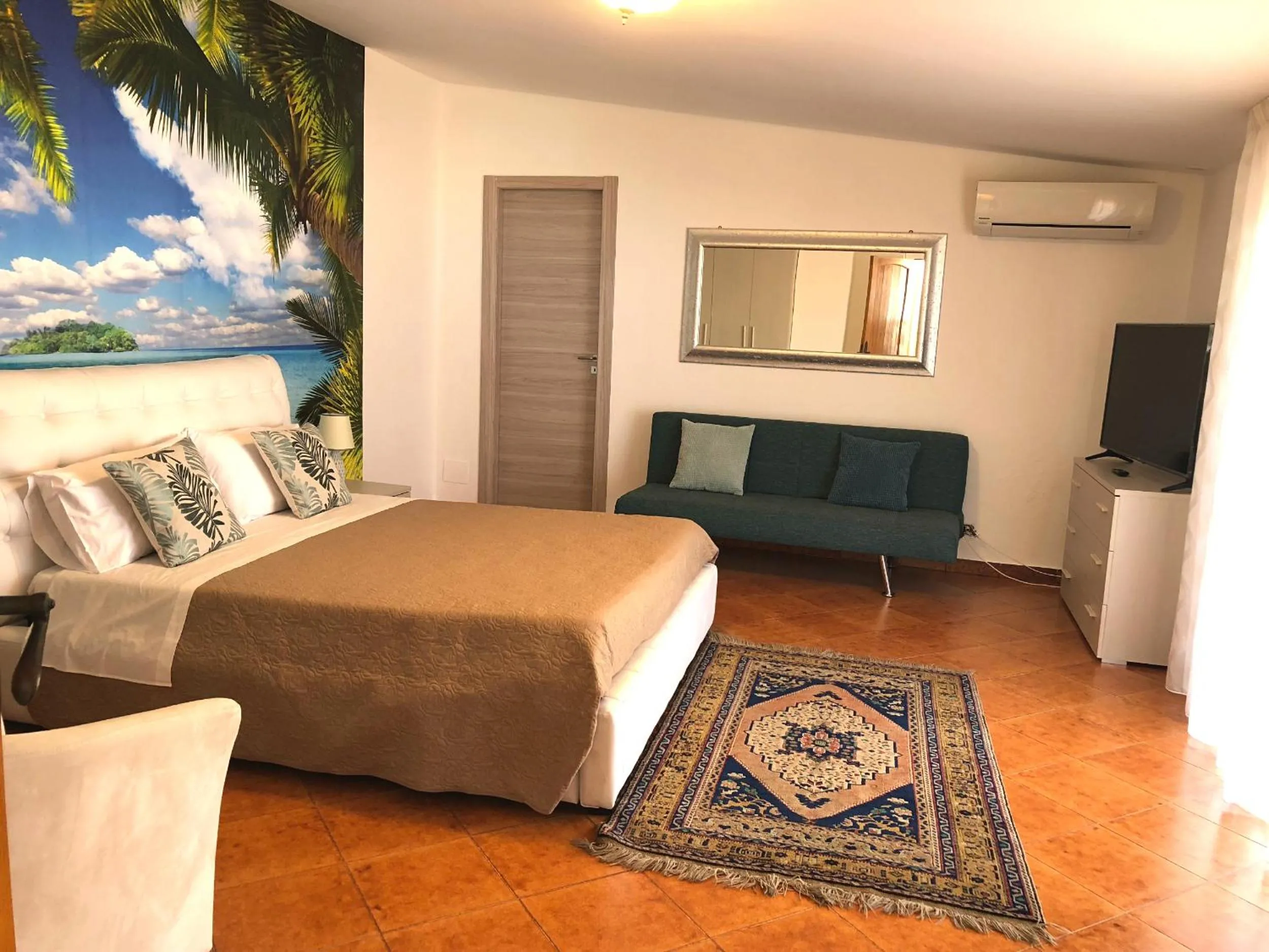 Photo of the whole room, Bed in I Faraglioni Comfort Rooms