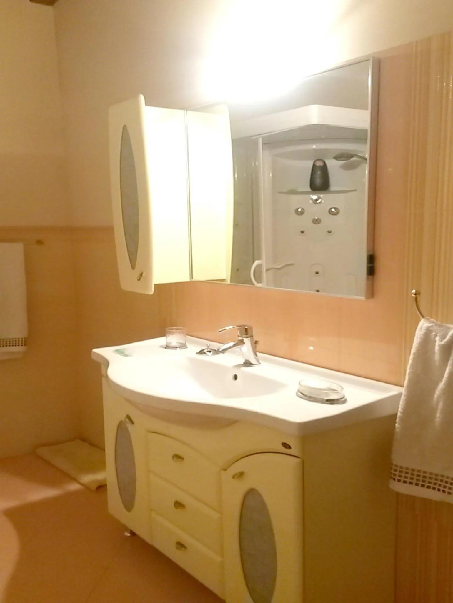 Bathroom in I Faraglioni Comfort Rooms