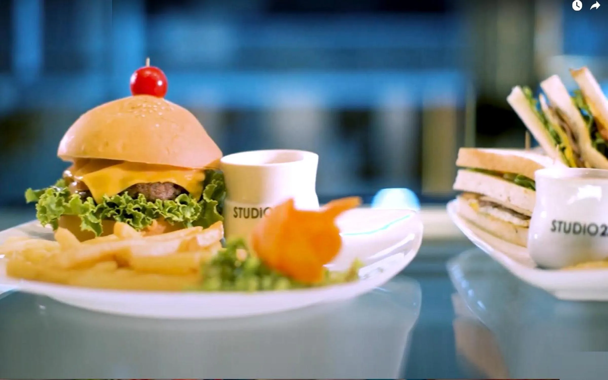 Food and drinks in HOTEL STUDiO23