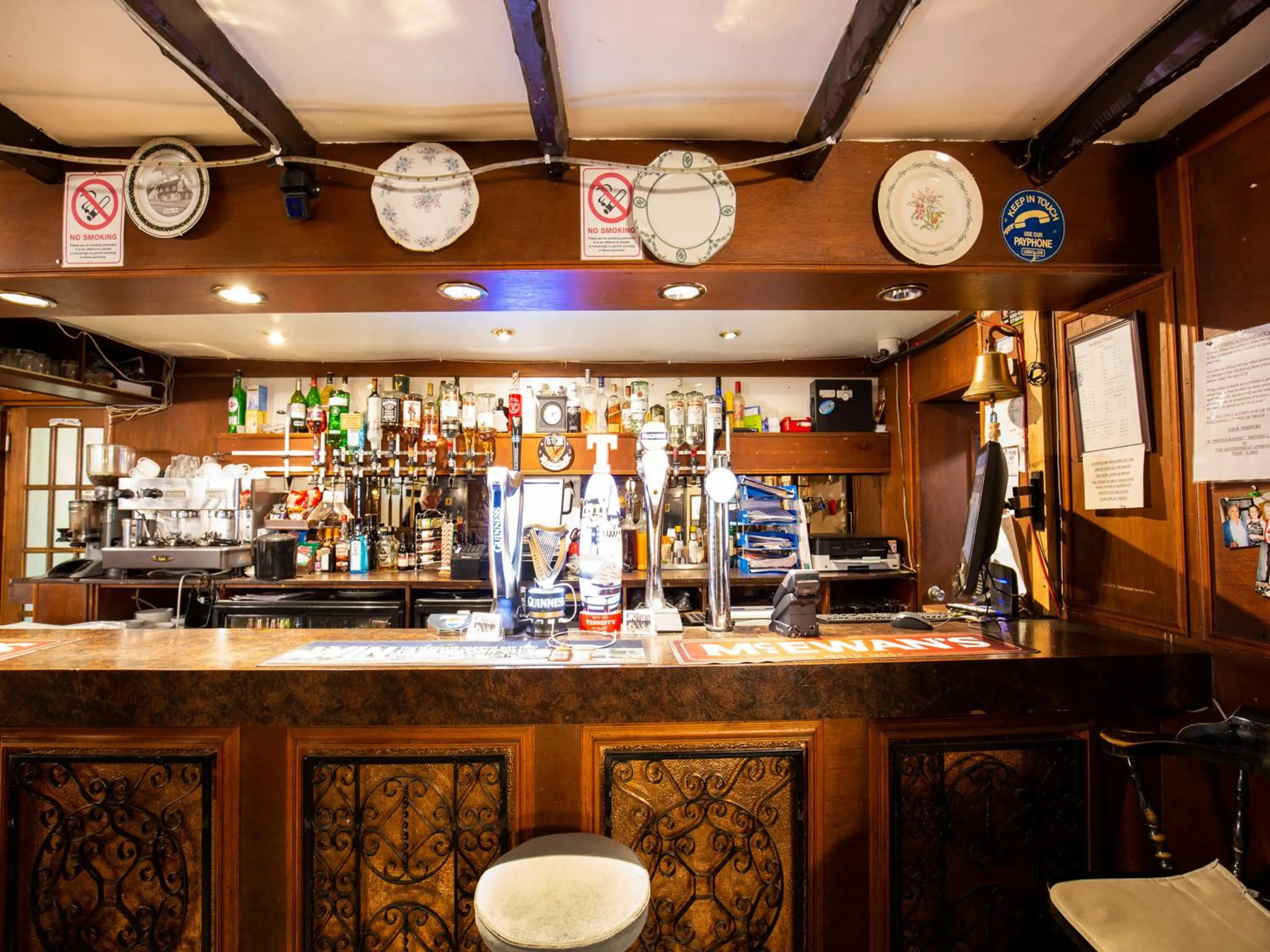 Lounge or bar in Longforgan Coaching Inn
