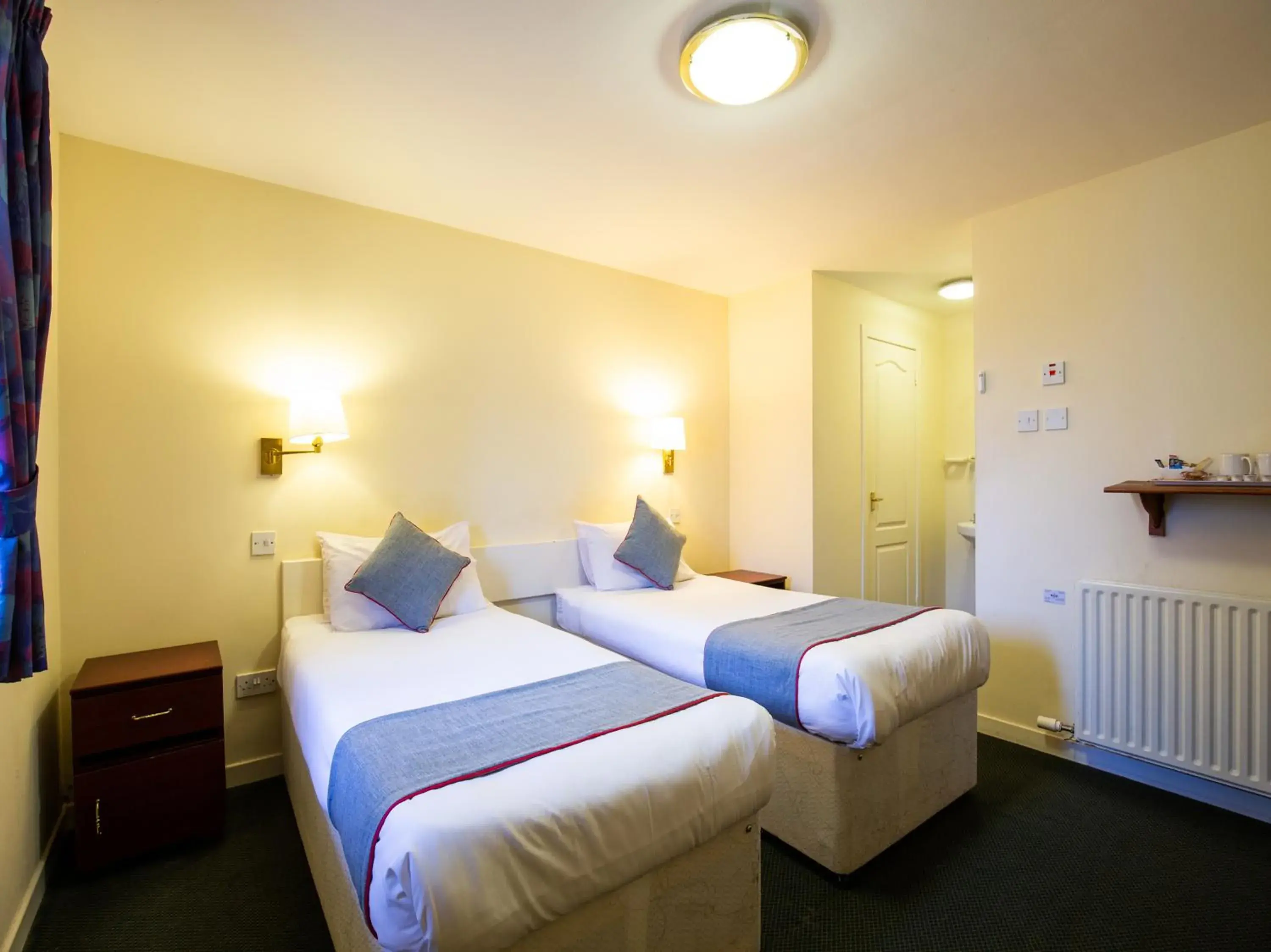 Standard Twin Room in Longforgan Coaching Inn Standard Twin Room in Longforgan Coaching Inn