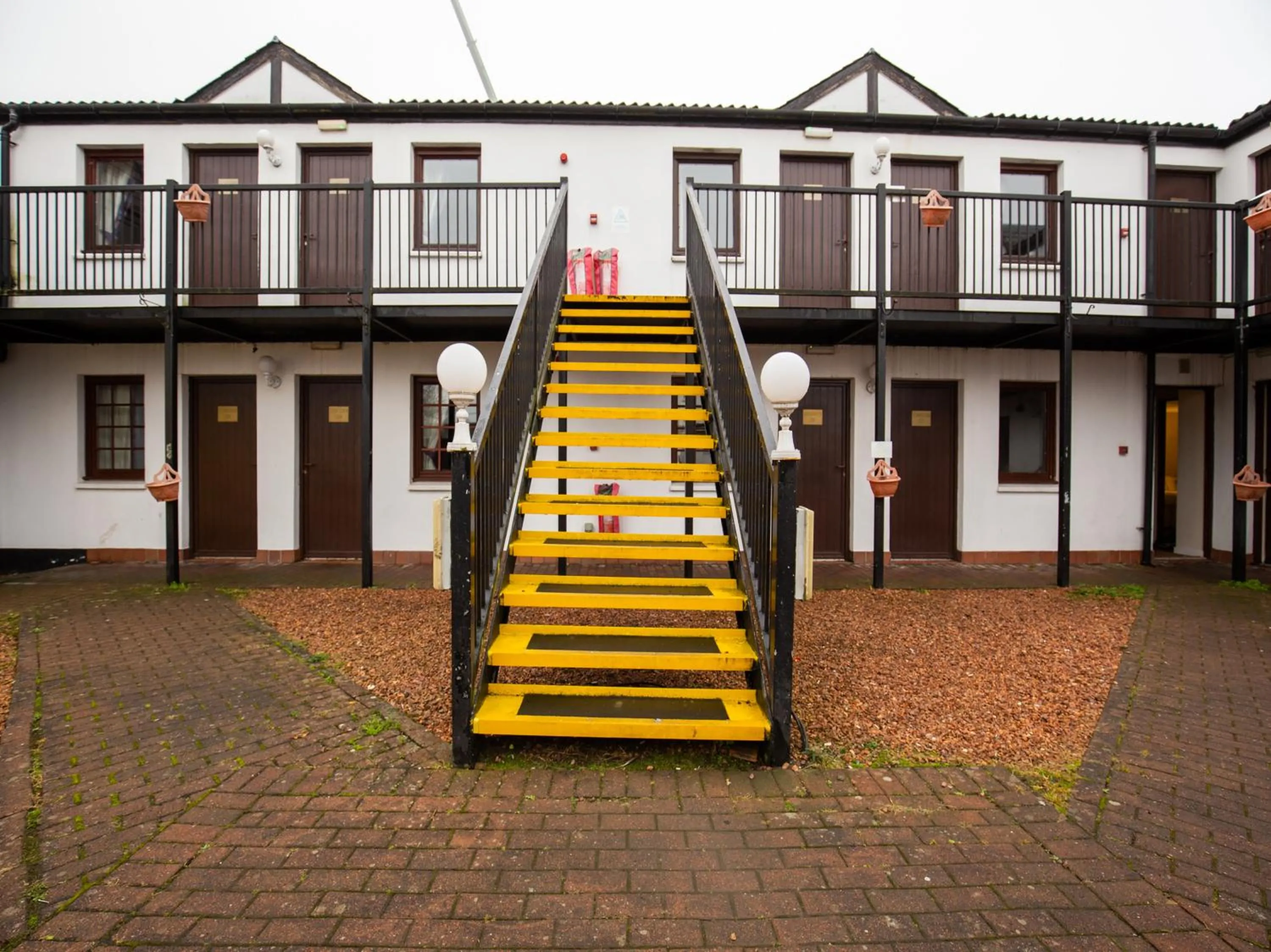 Facade/entrance in Longforgan Coaching Inn
