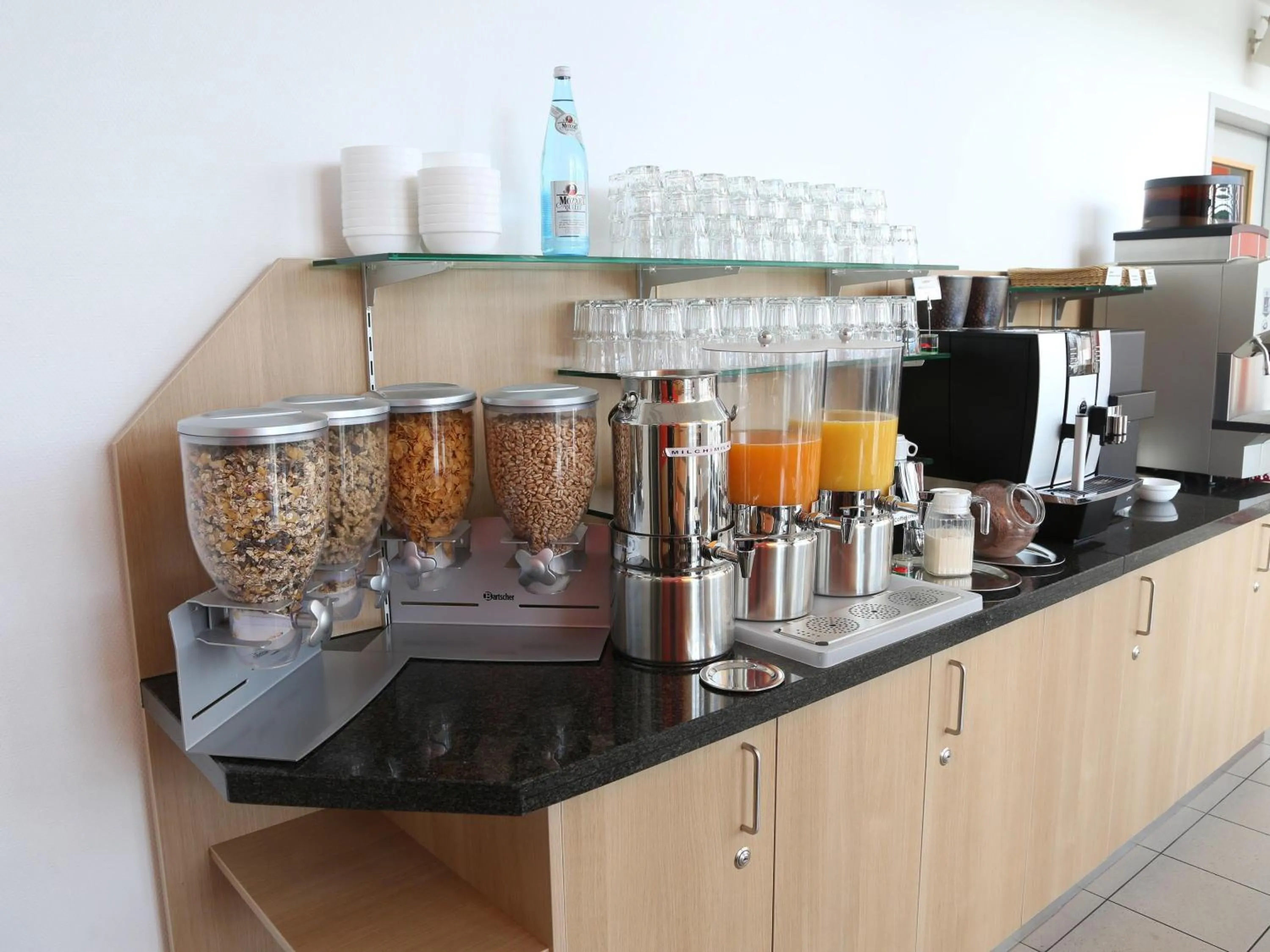 Breakfast in ibis budget Augsburg City