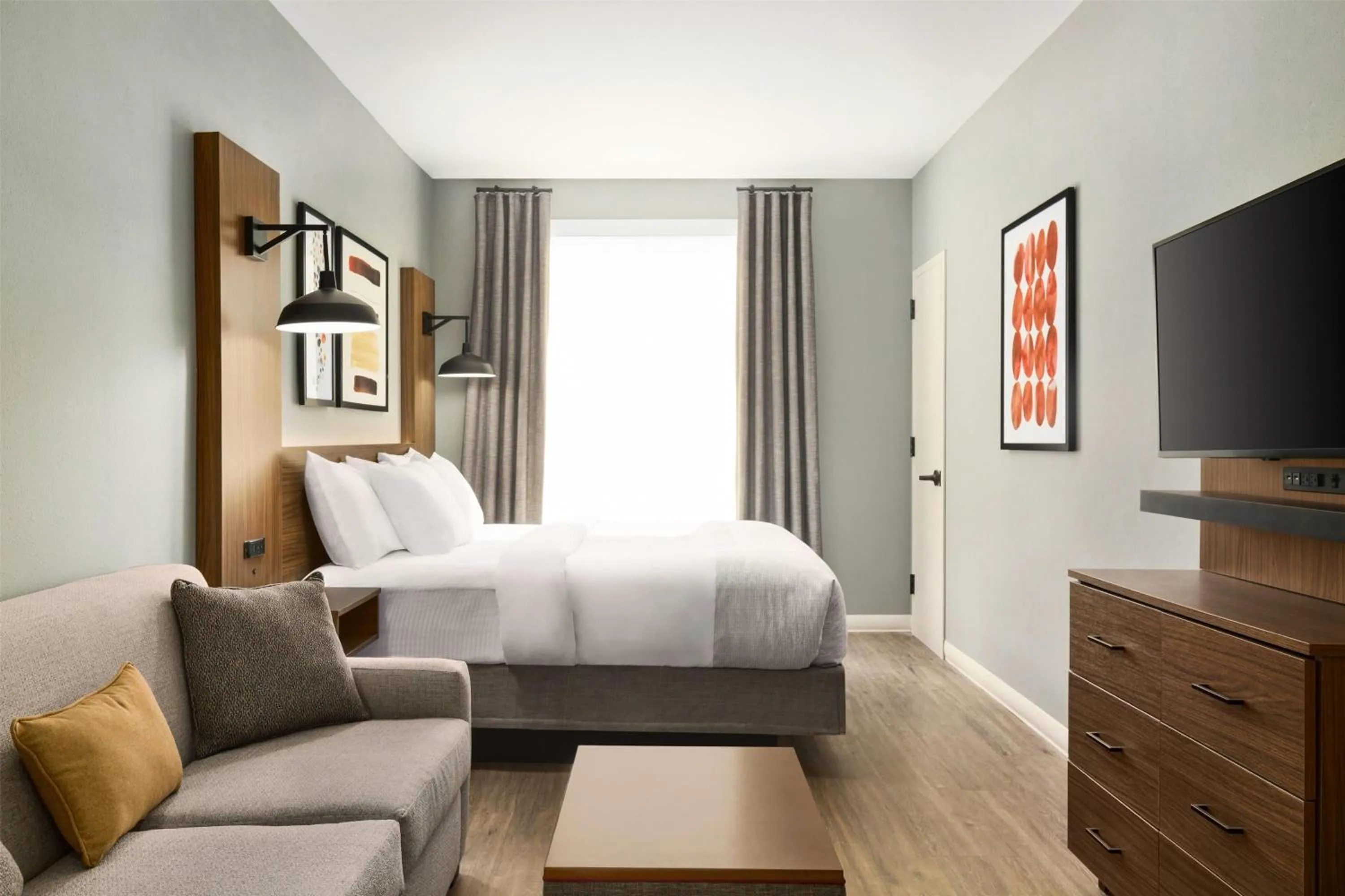 Photo of the whole room, Bed in La Quinta Inn & Suites by Wyndham Mount Laurel Moorestown