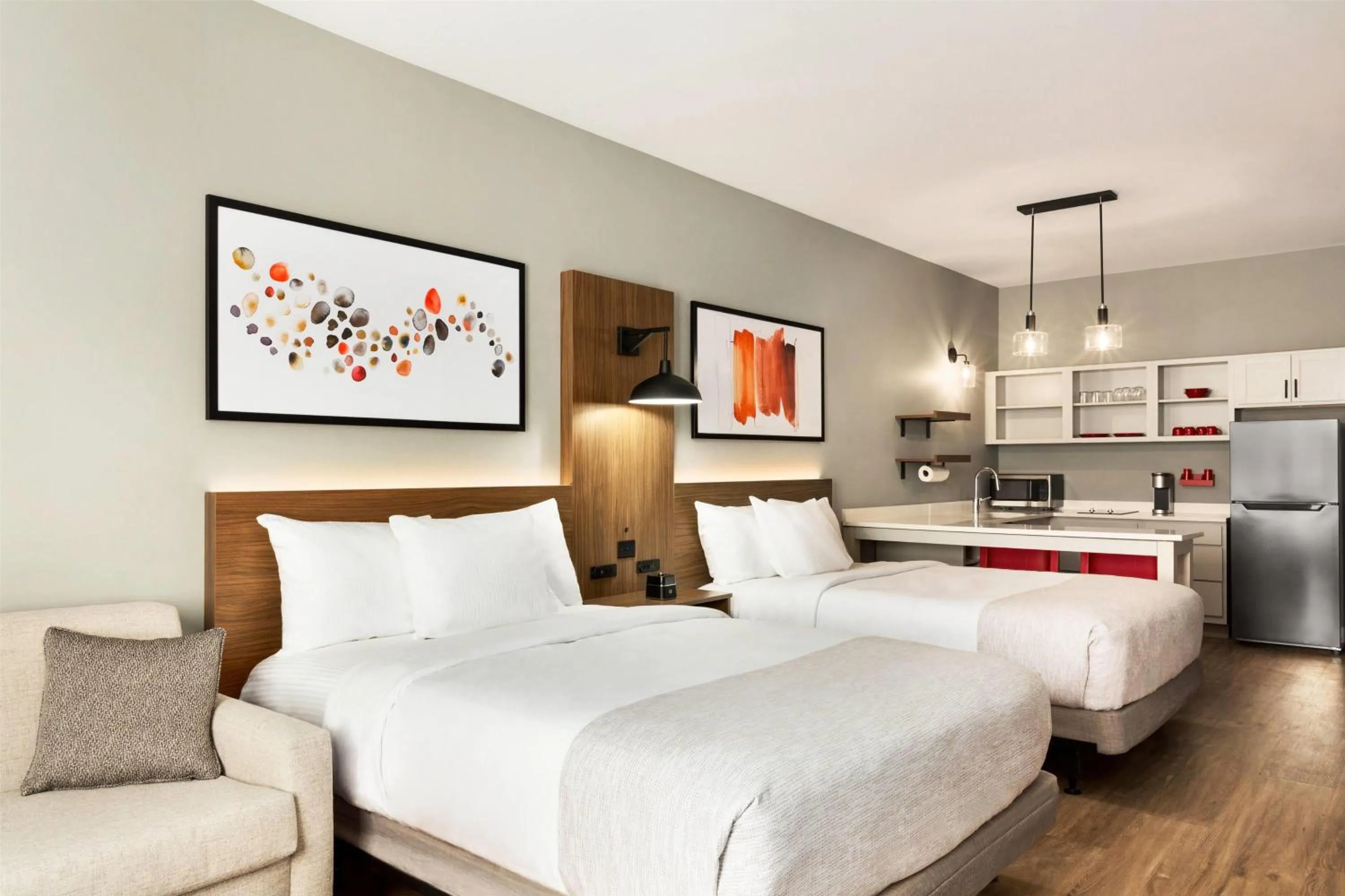 Photo of the whole room, Bed in La Quinta Inn & Suites by Wyndham Mount Laurel Moorestown