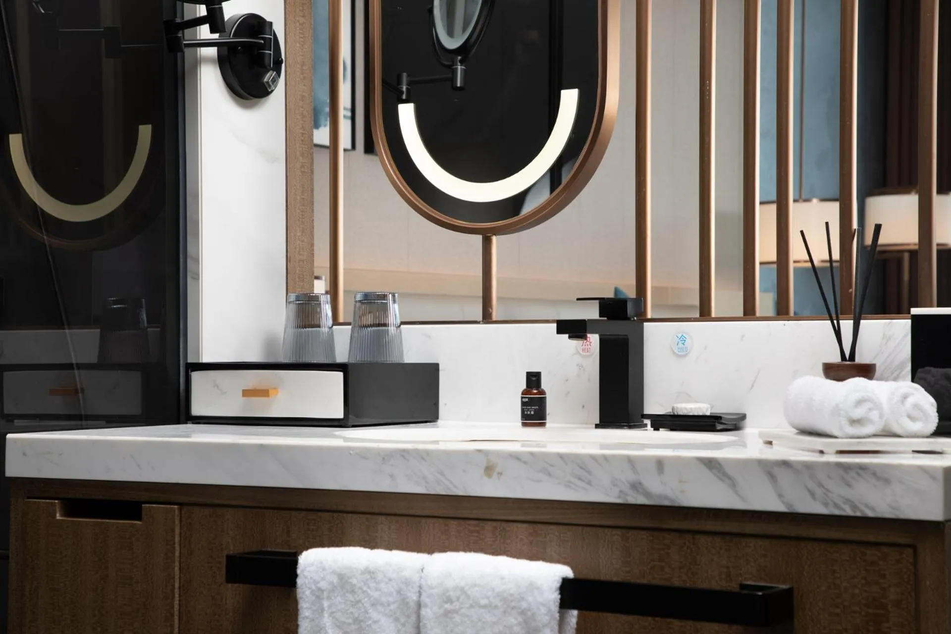 Bathroom in Wyndham Garden Shenzhen Longhua