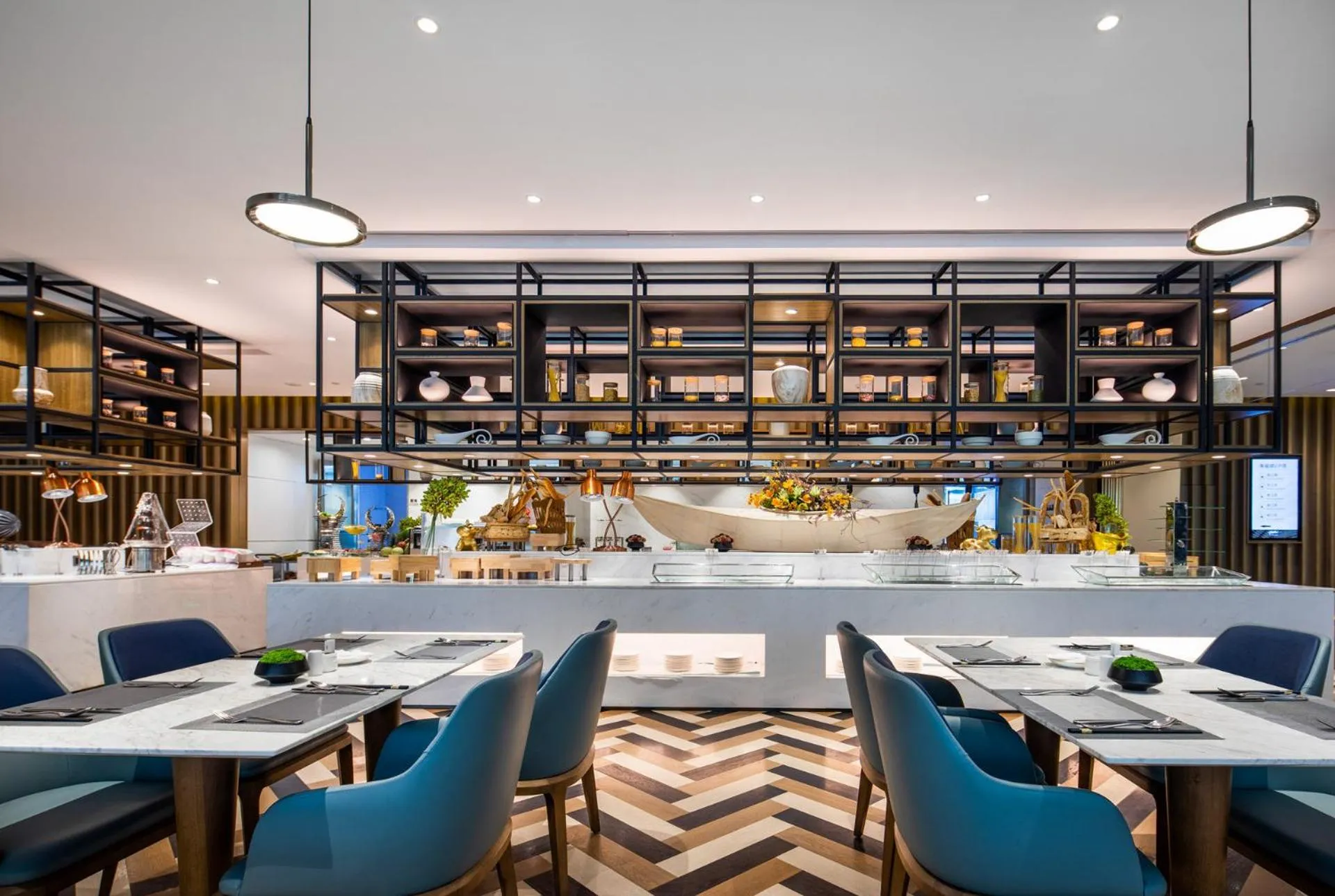 Restaurant/places to eat in Wyndham Garden Shenzhen Longhua