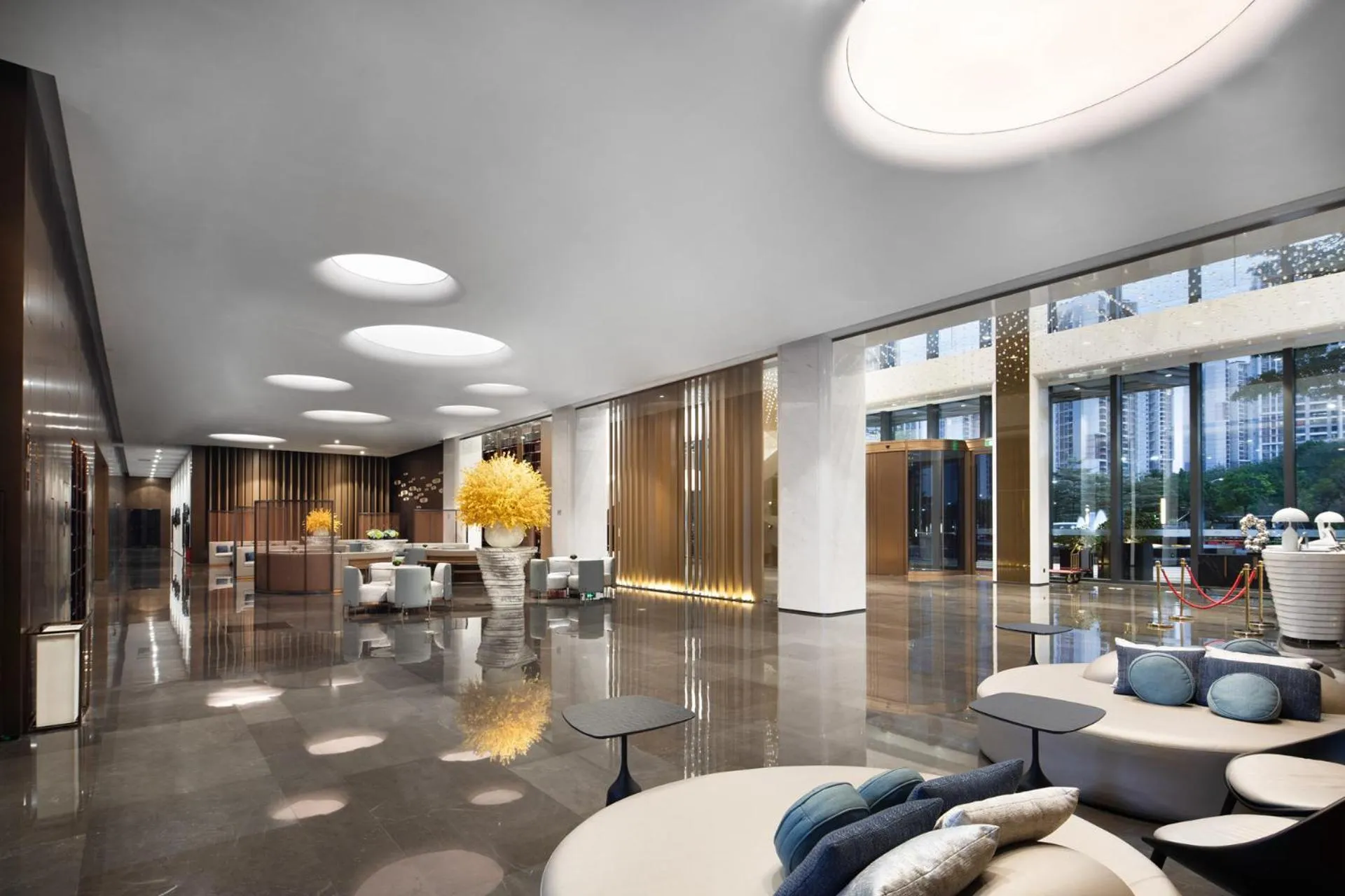 Seating area in Wyndham Garden Shenzhen Longhua