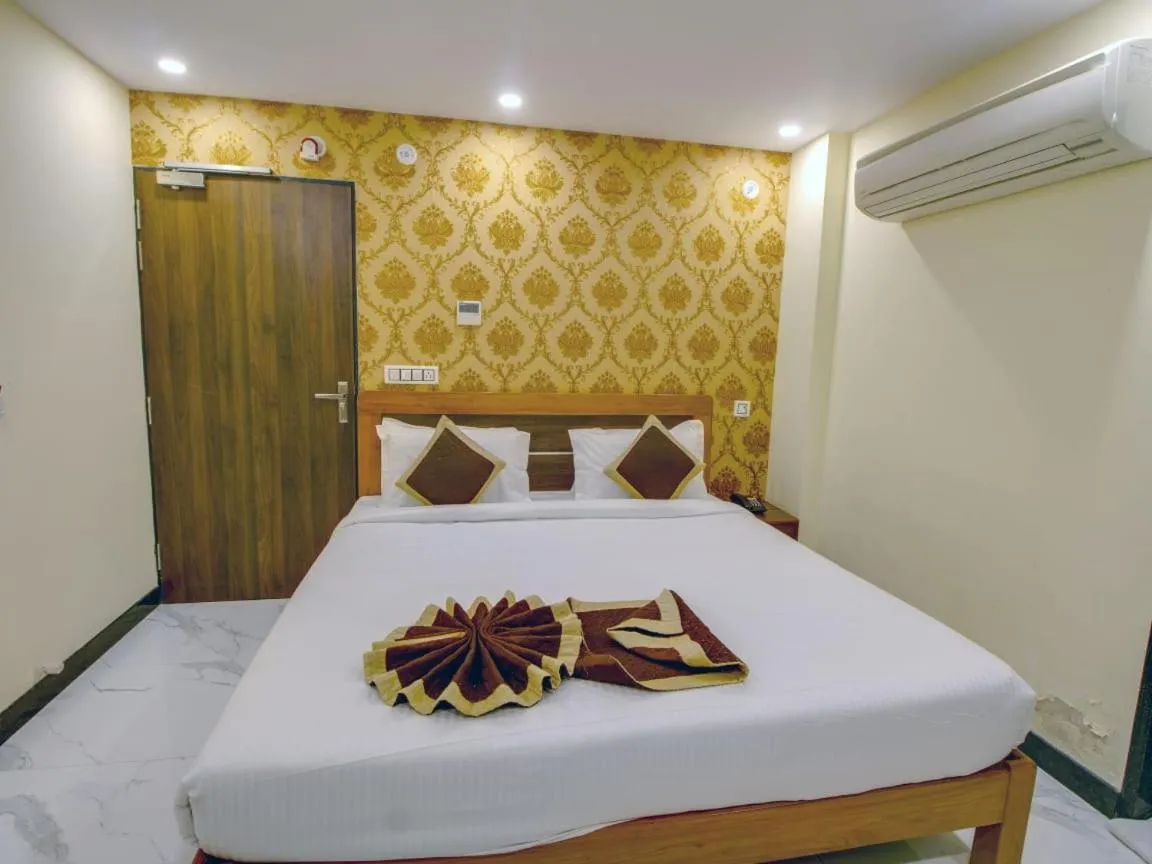 Bed in Jasoda Heritage Hotel Near Hawa Mahal