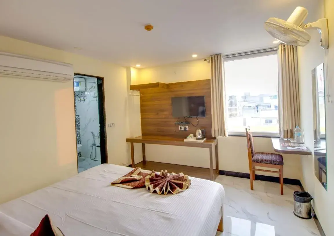 Bed in Jasoda Heritage Hotel Near Hawa Mahal Bed in Jasoda Heritage Hotel Near Hawa Mahal