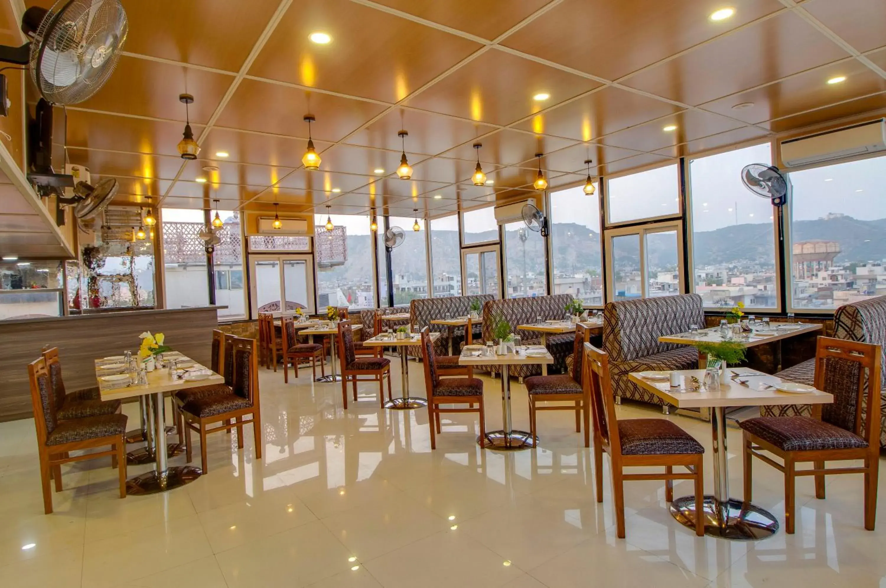 Restaurant/places to eat in Jasoda Heritage Hotel Near Hawa Mahal Restaurant/places to eat in Jasoda Heritage Hotel Near Hawa Mahal