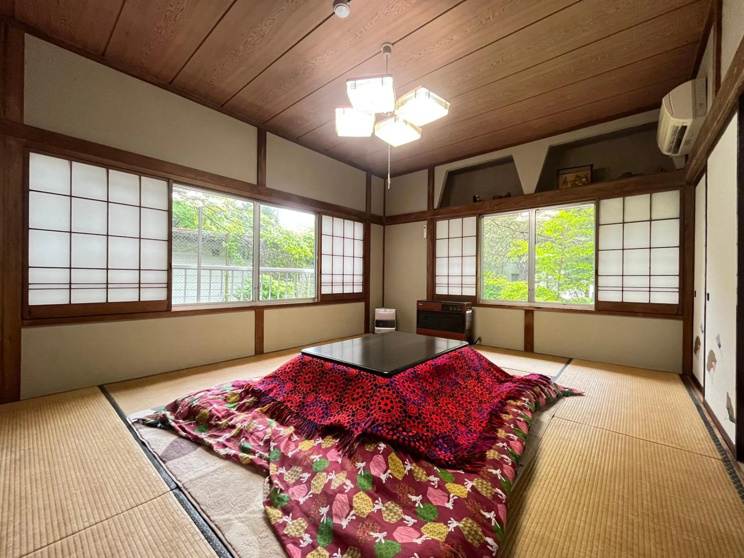 Photo of the whole room, Bed in Narusawaso