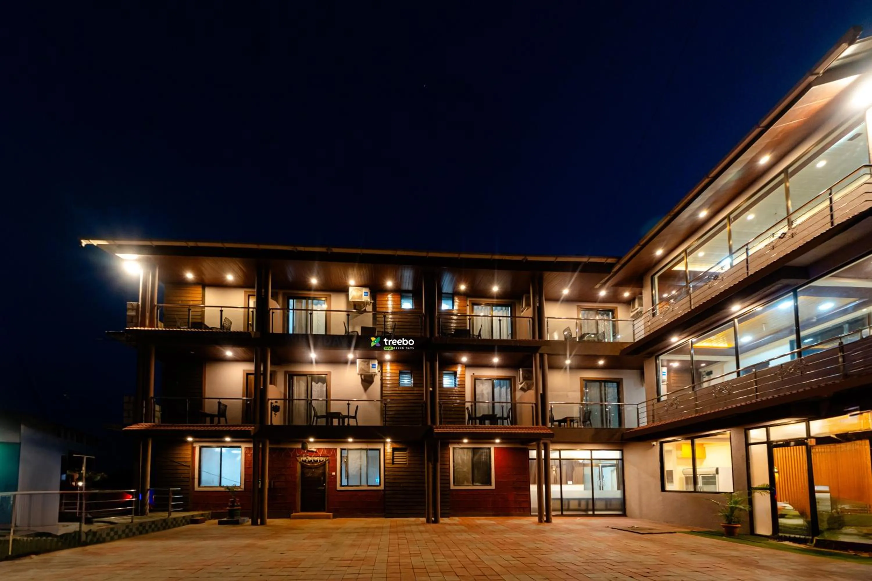 Facade/entrance in Treebo Seven Days, Mahabaleshwar