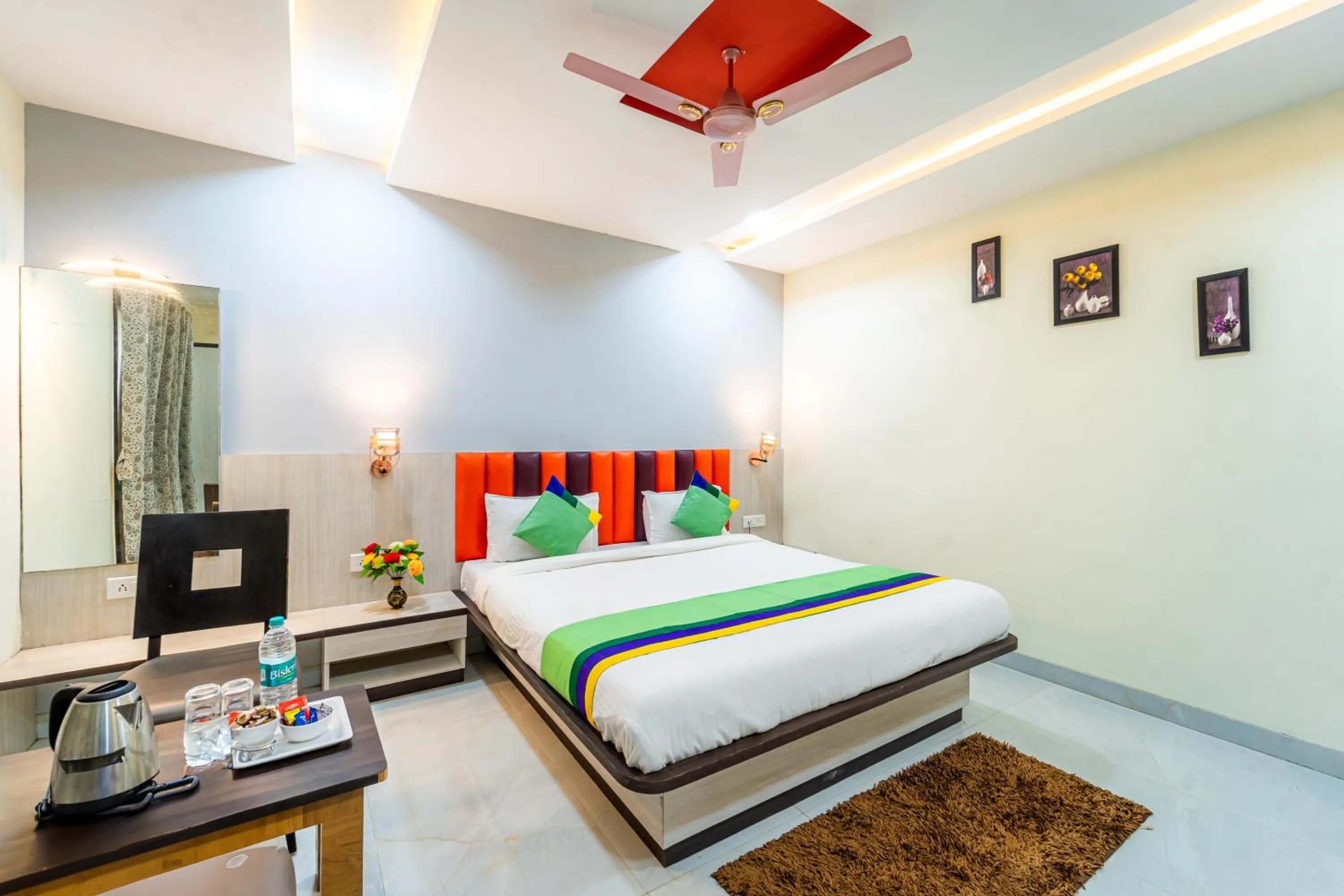 Bedroom in Treebo Seven Days, Mahabaleshwar