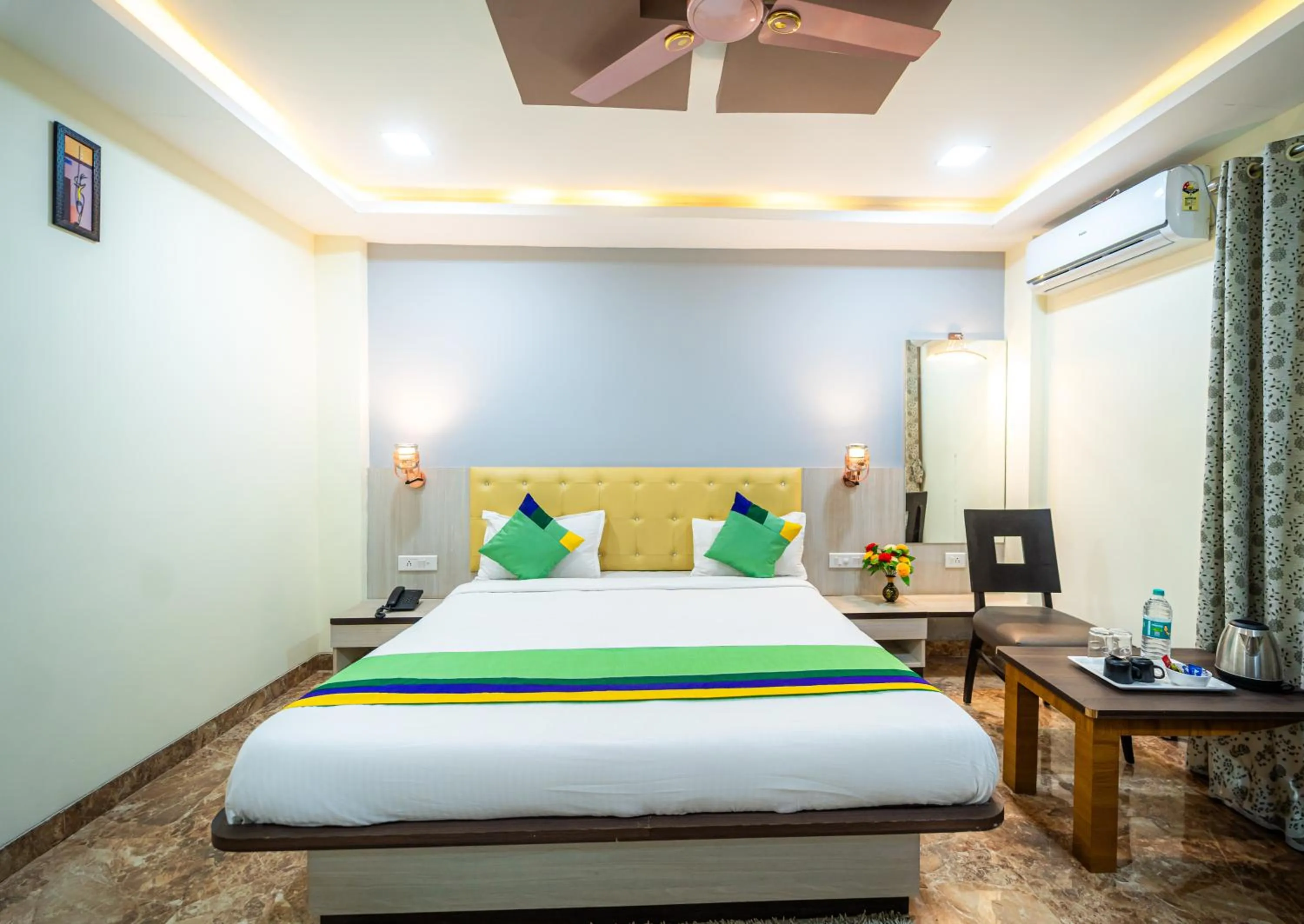 Bedroom in Treebo Seven Days, Mahabaleshwar