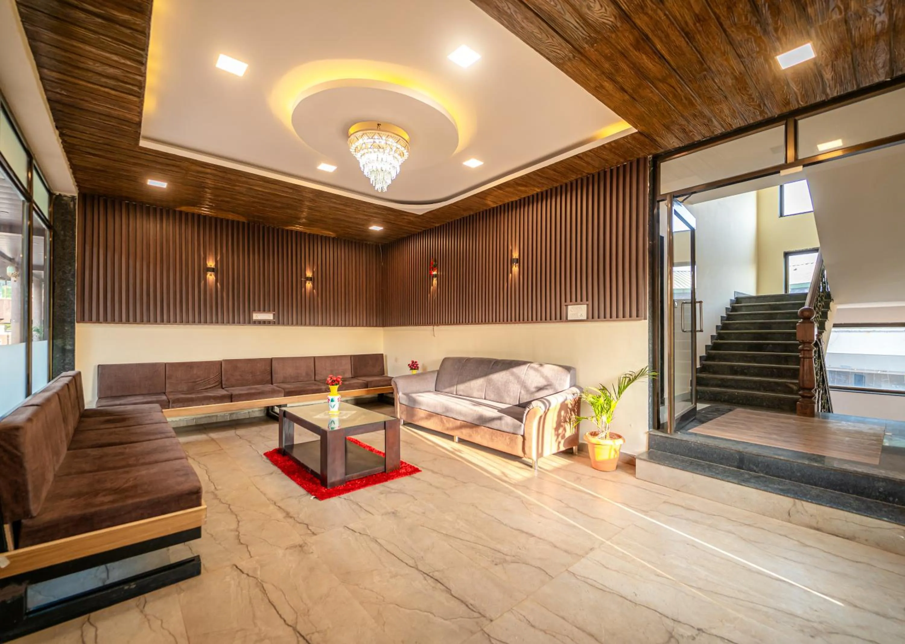 Seating area in Treebo Seven Days, Mahabaleshwar