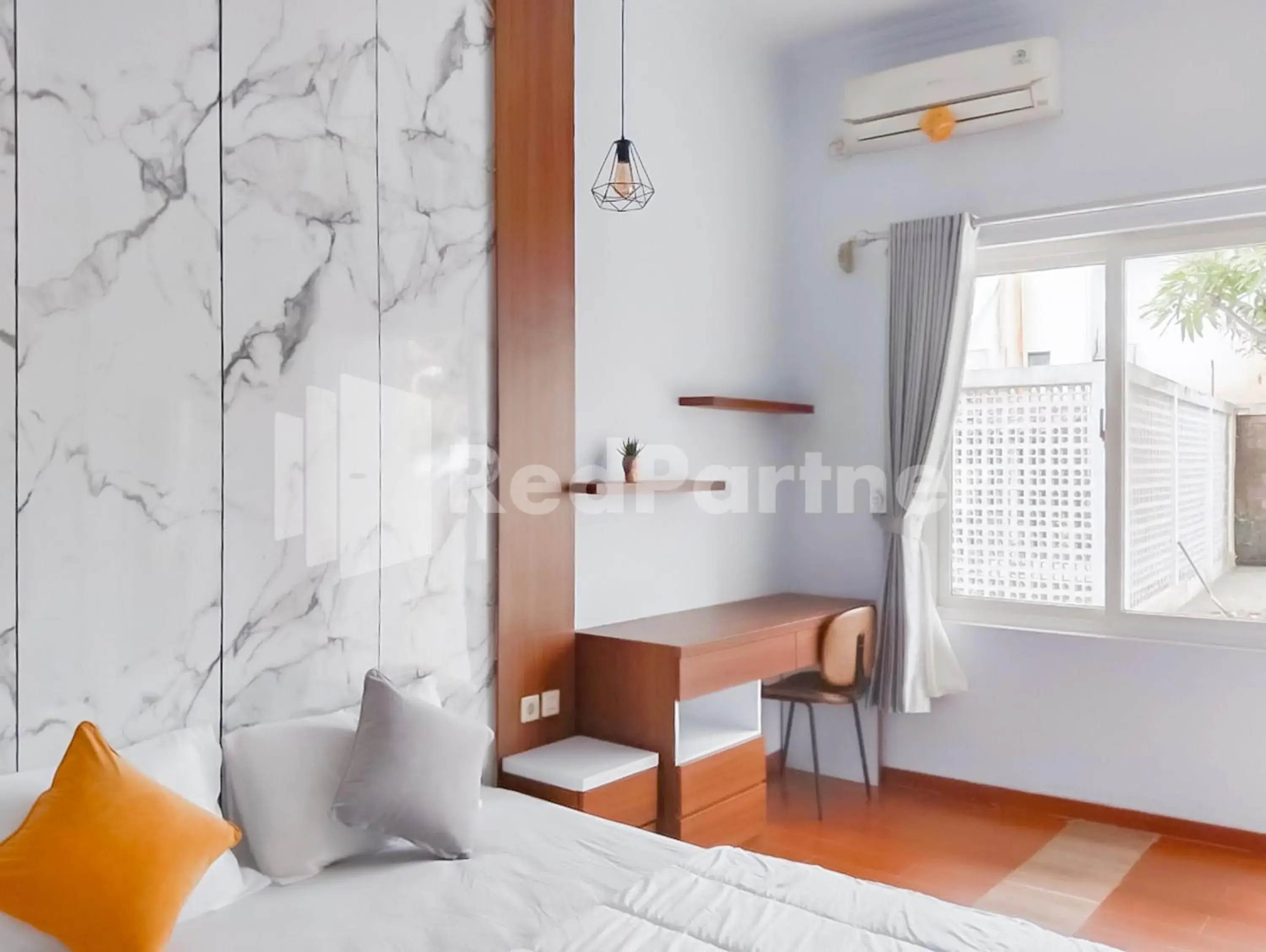 Bedroom, Bed in Khayrizsan Guest House Mitra RedDoorz Bedroom, Bed in Khayrizsan Guest House Mitra RedDoorz