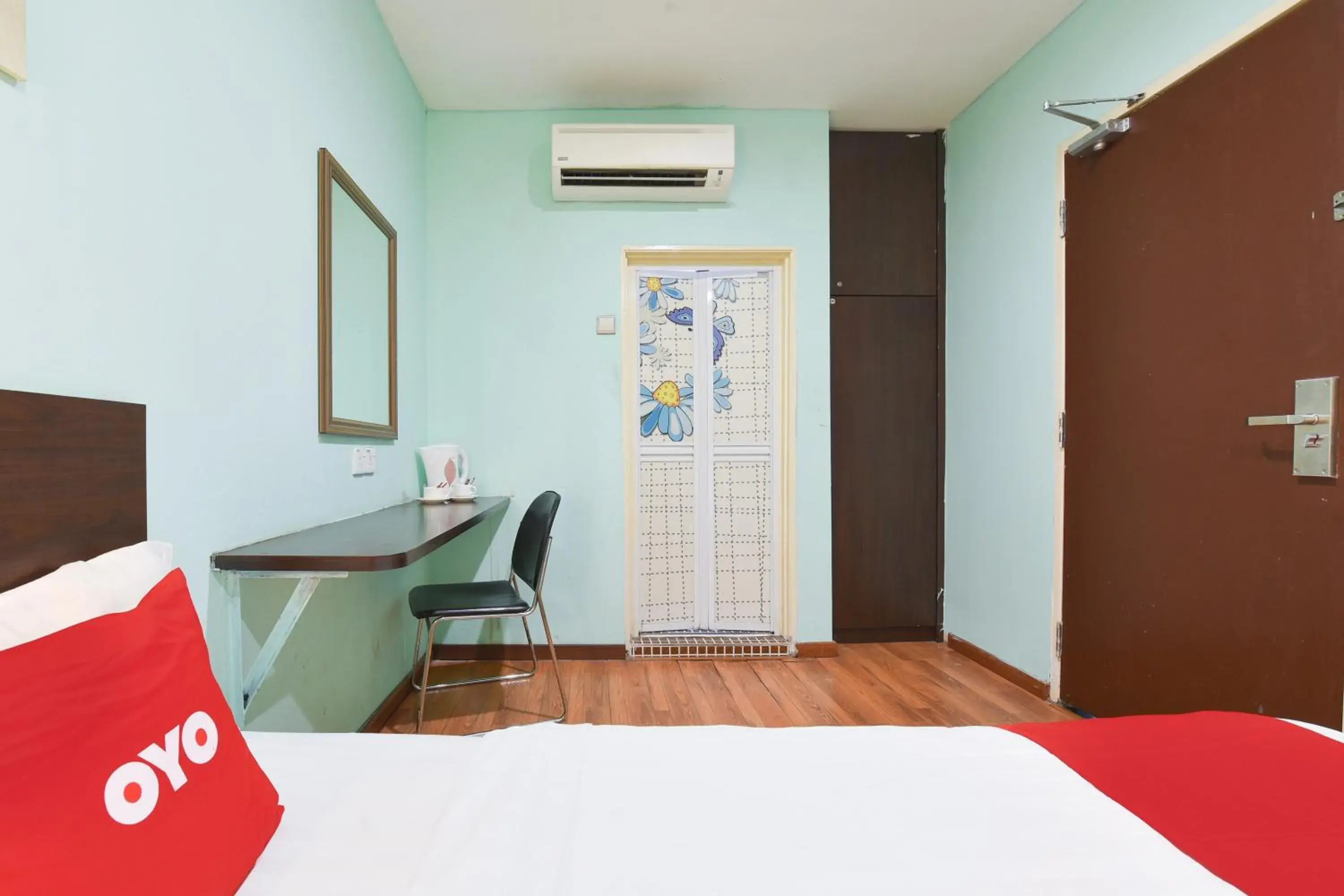 Bedroom, Bed in Hotel O G Home Hotel, Kota Bharu, Kelantan. Bedroom, Bed in Hotel O G Home Hotel, Kota Bharu, Kelantan.