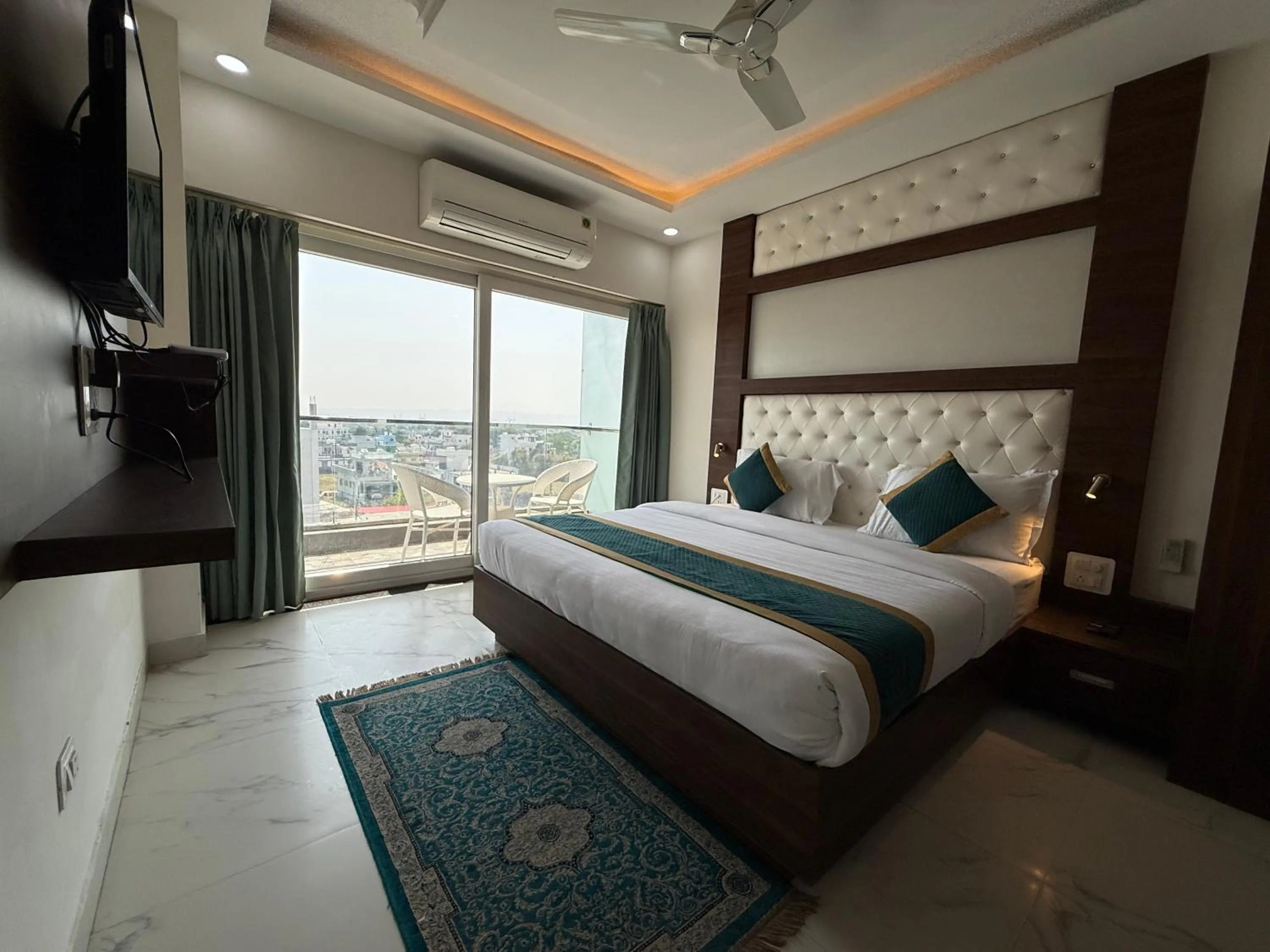 Bed in Hotel 7 Heaven