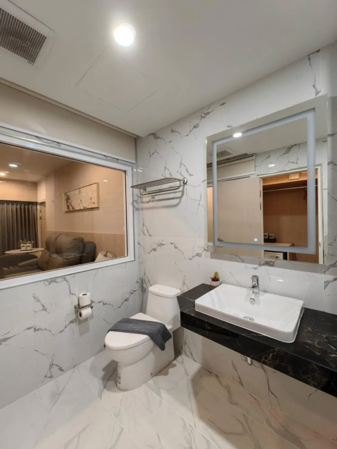 Toilet in Chinatown Living Hatyai