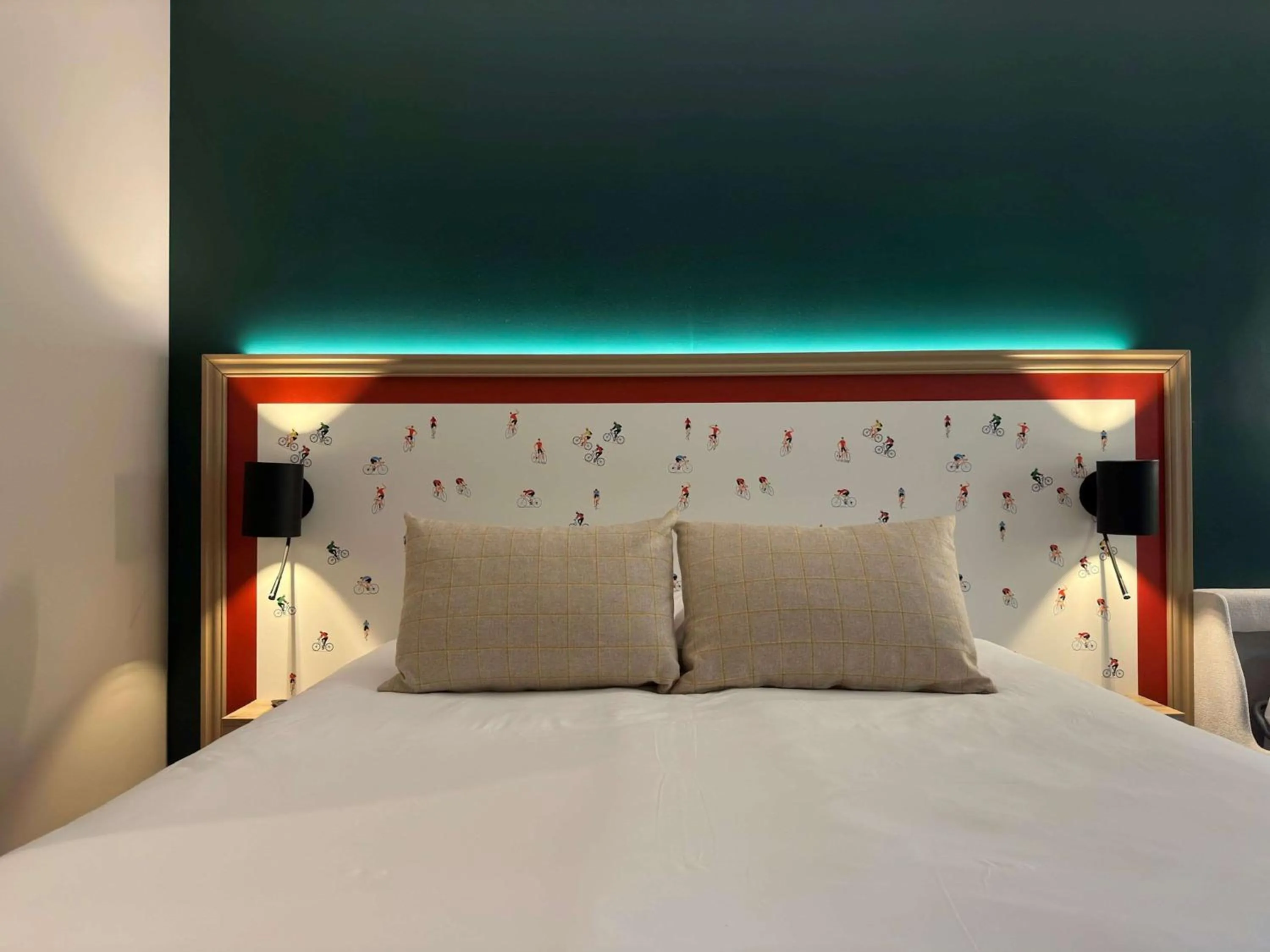 View (from property/room), Bed in Best Western Coeur de Maurienne Hotel Restaurant & Spa