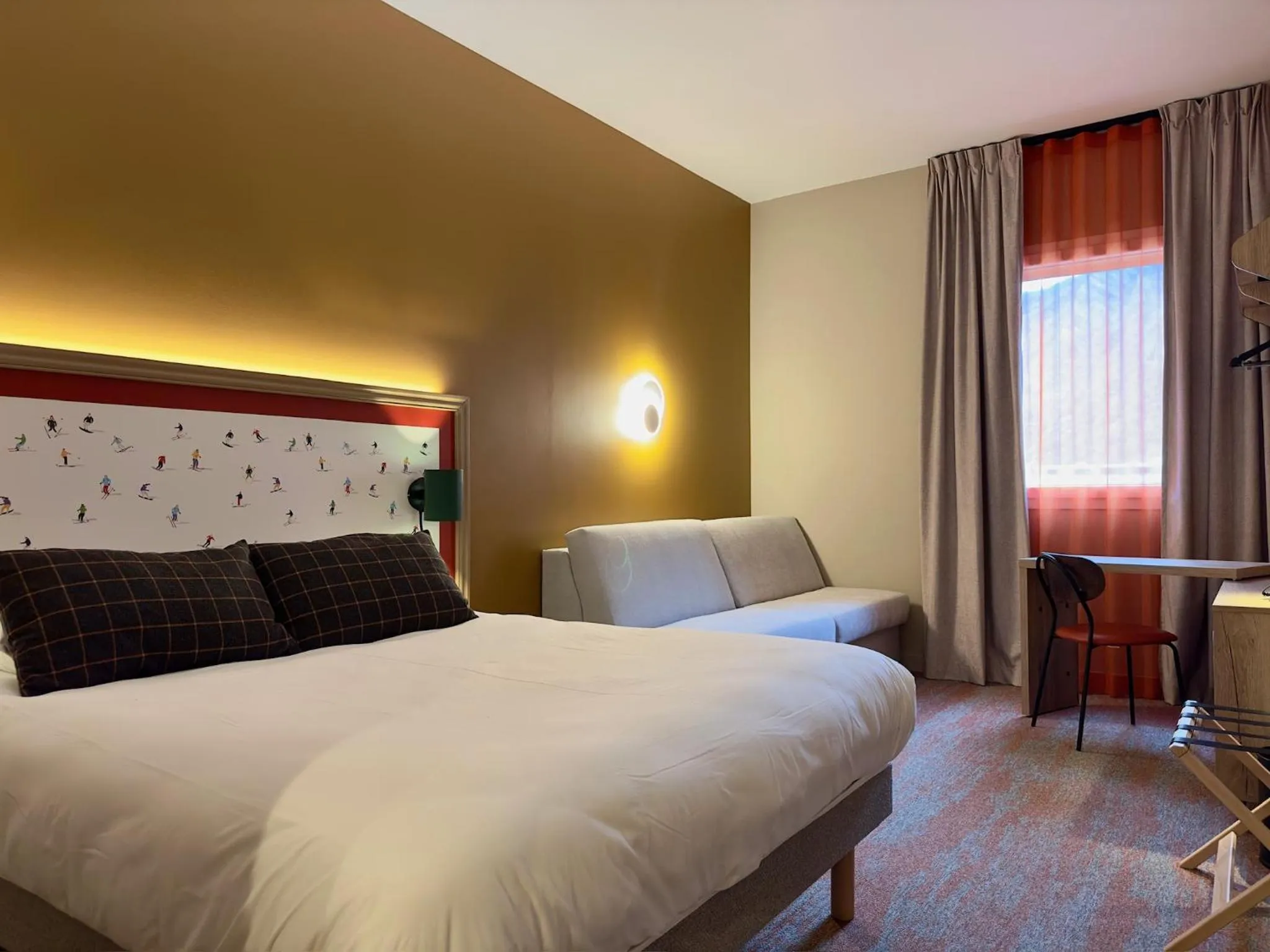 Bed in Best Western Coeur de Maurienne Hotel Restaurant & Spa