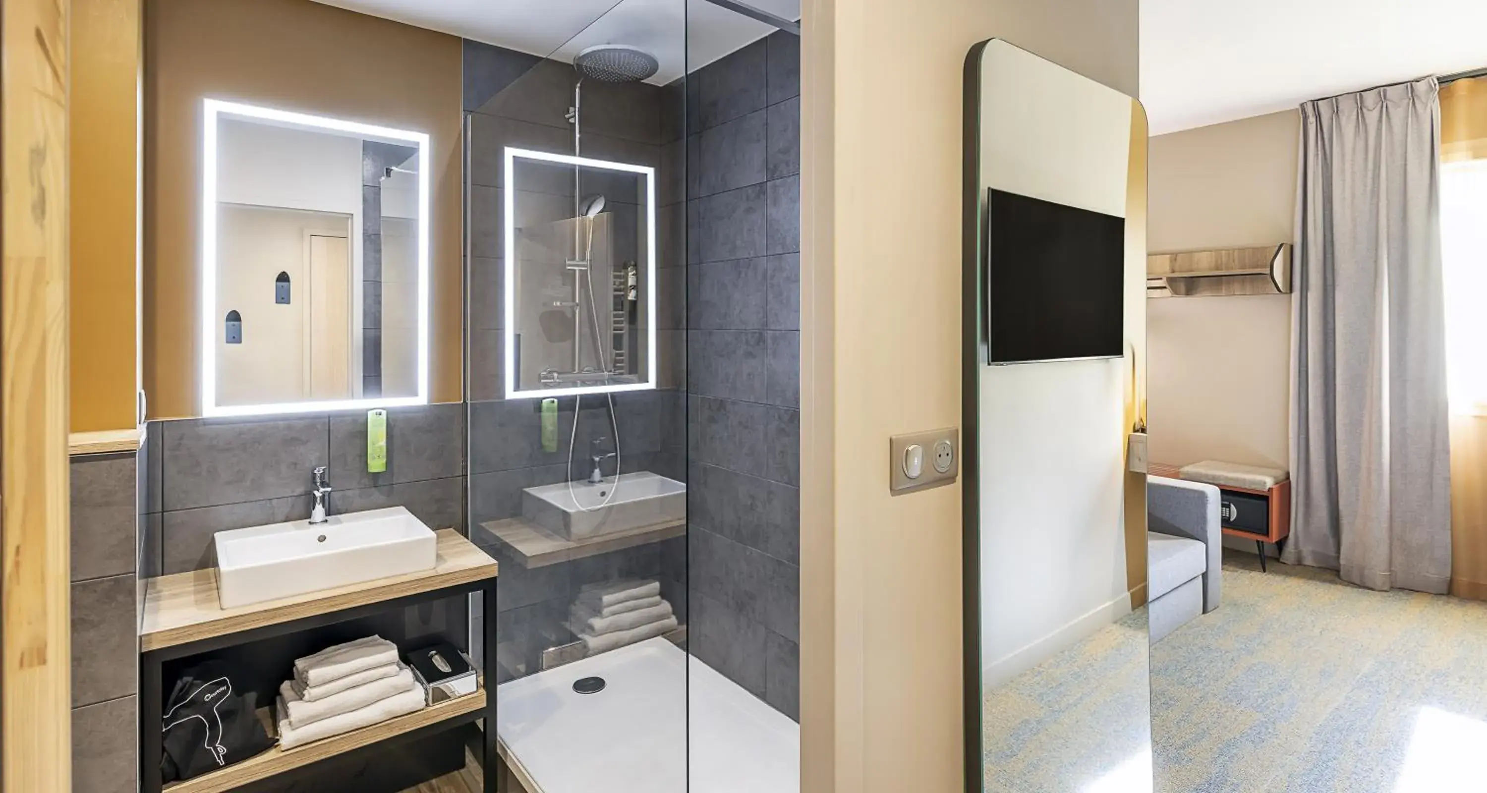 Standard Twin Room - Non-Smoking in Best Western Coeur de Maurienne Hotel Restaurant & Spa Standard Twin Room - Non-Smoking in Best Western Coeur de Maurienne Hotel Restaurant & Spa