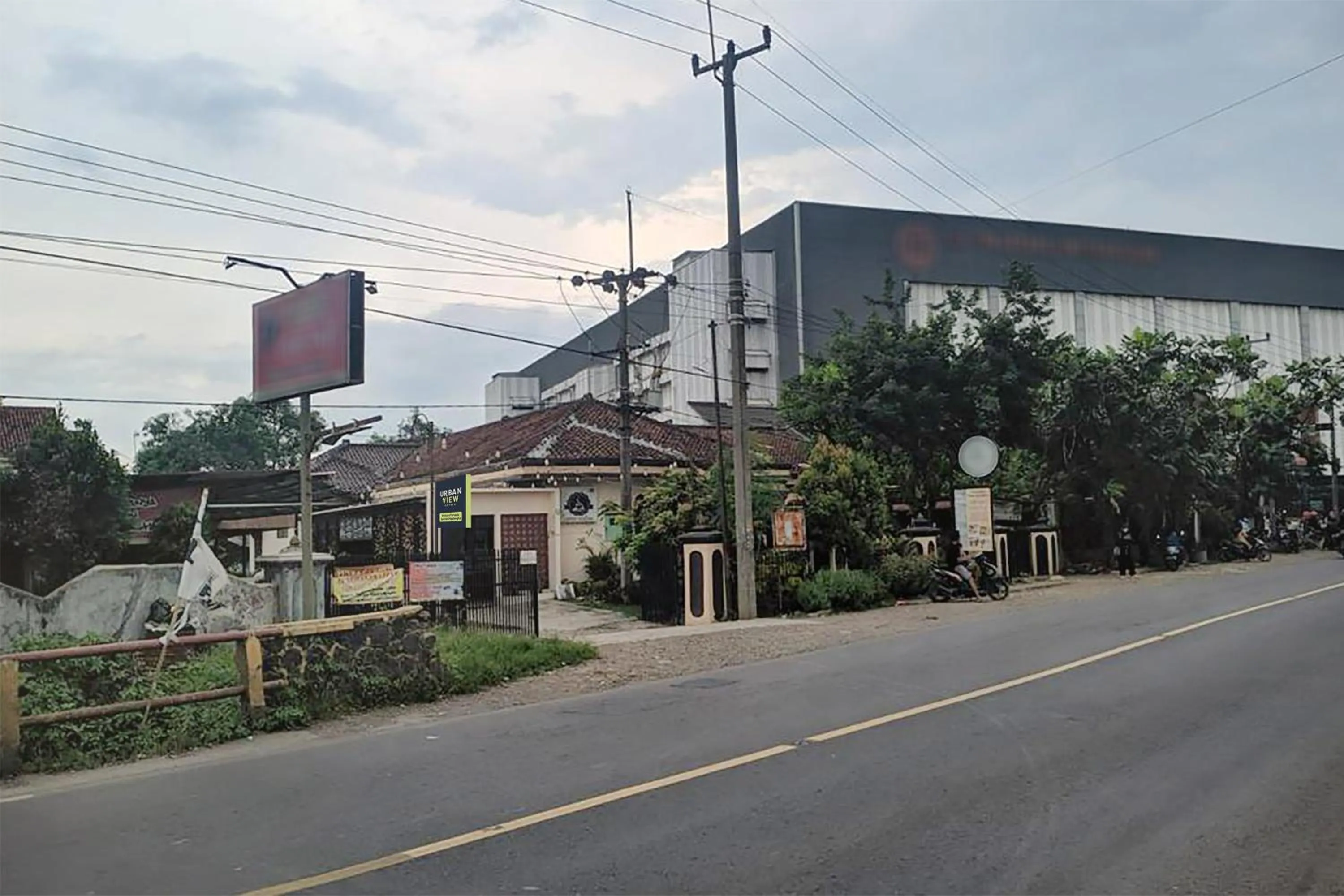 Urbanview Hotel Mutiara Persada Syariah Majalengka by RedDoorz