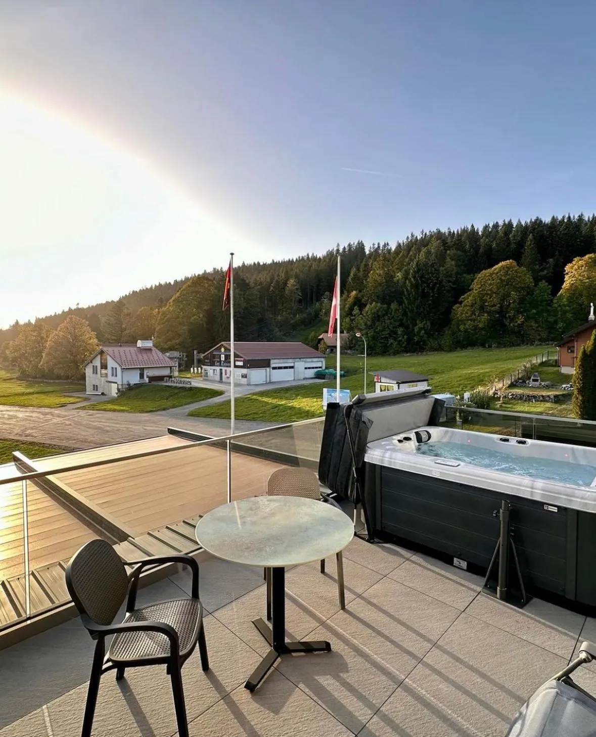 King Room with Spa Bath in Hôtel Restaurant & Spa Les Planets