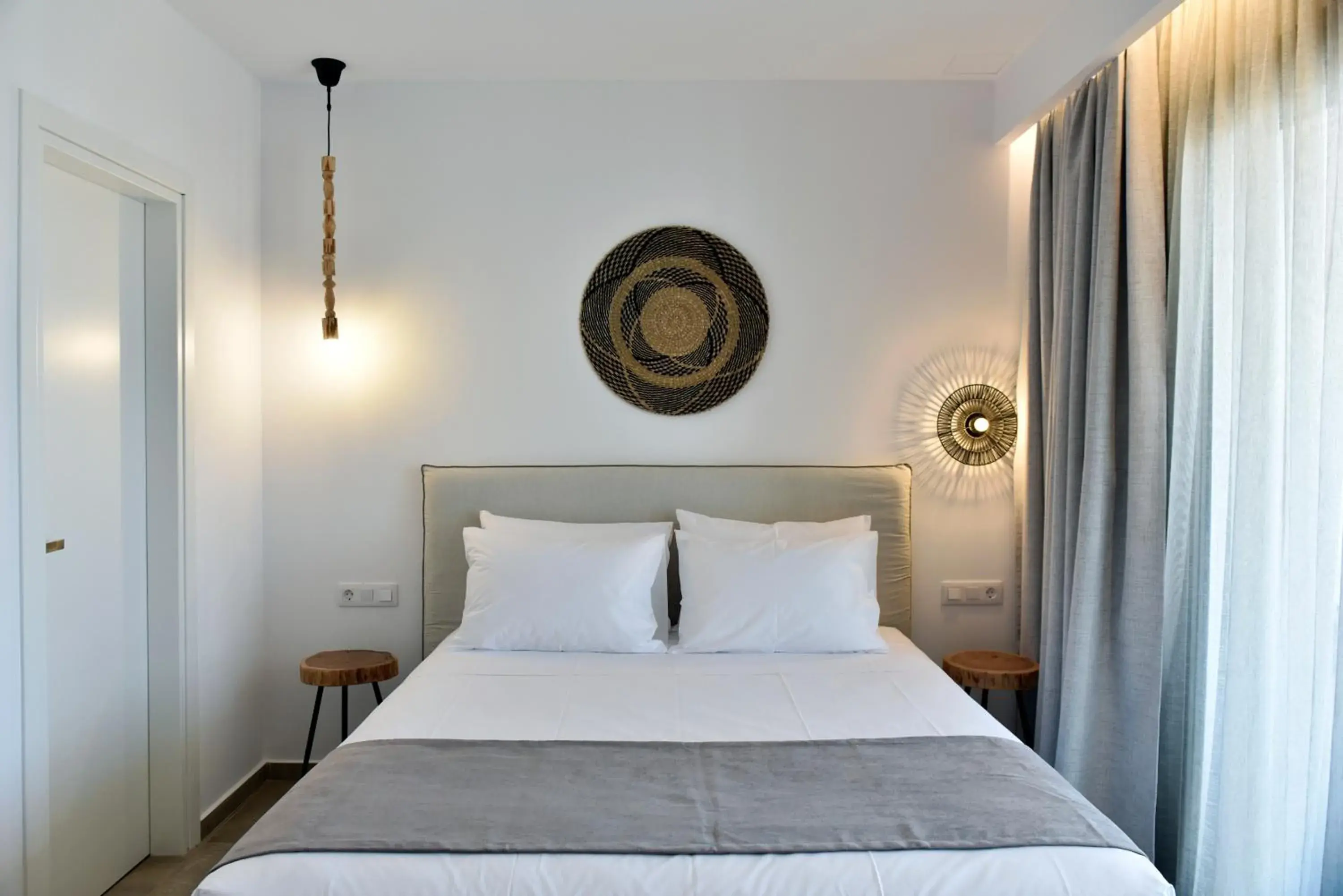 Double Room with Balcony and Sea View in Anais Milos Suites Double Room with Balcony and Sea View in Anais Milos Suites