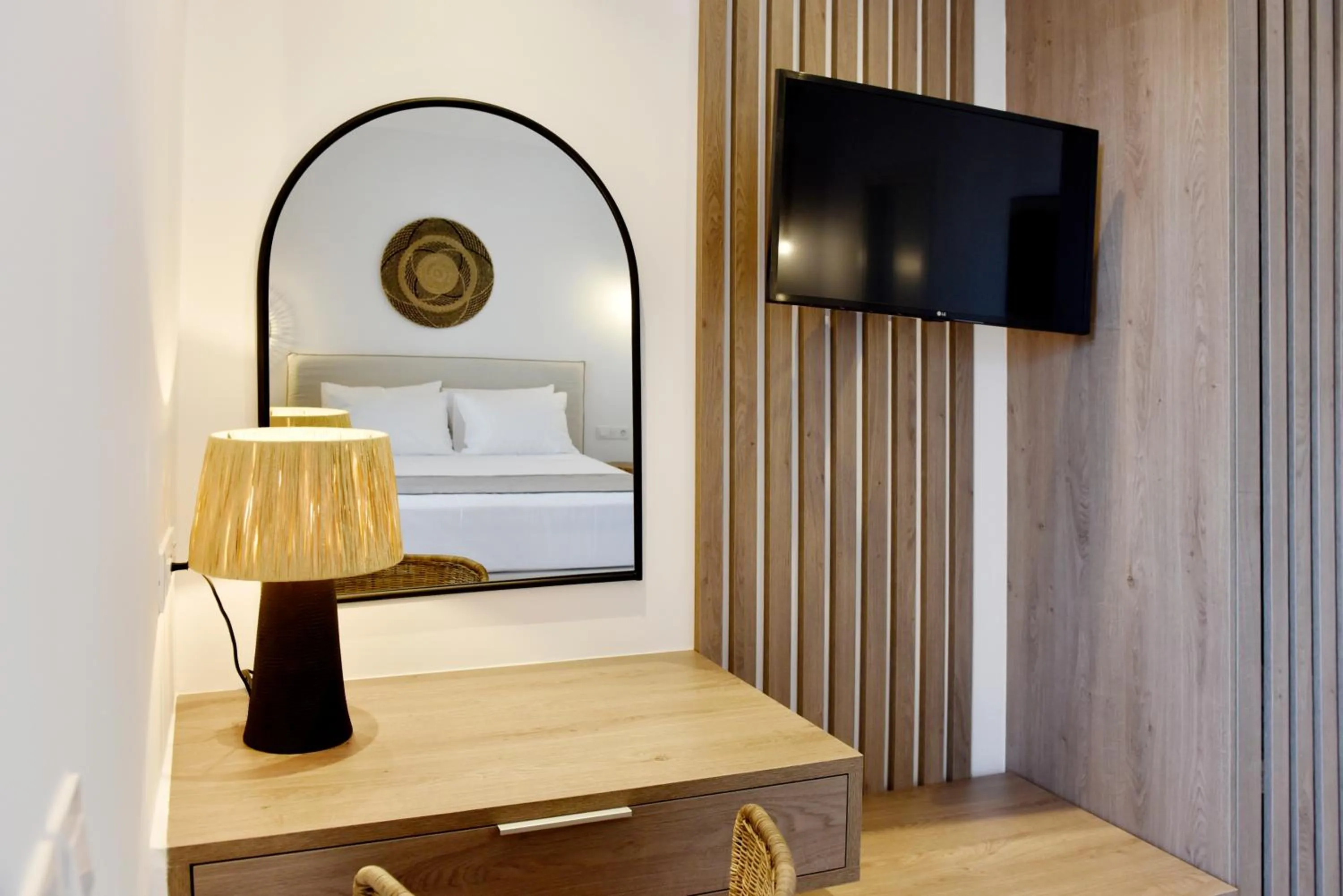 Bed in Anais Milos Suites