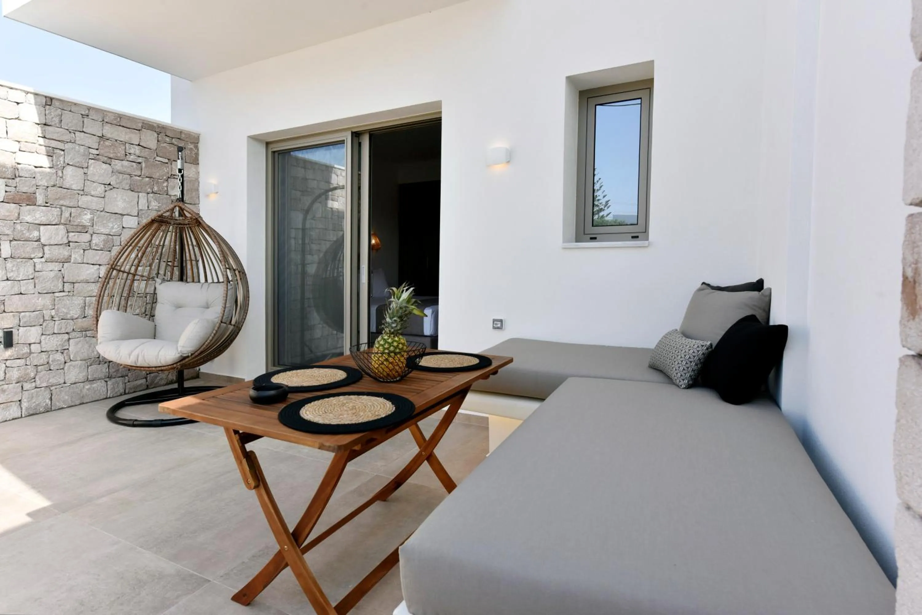 Anais Milos Suites