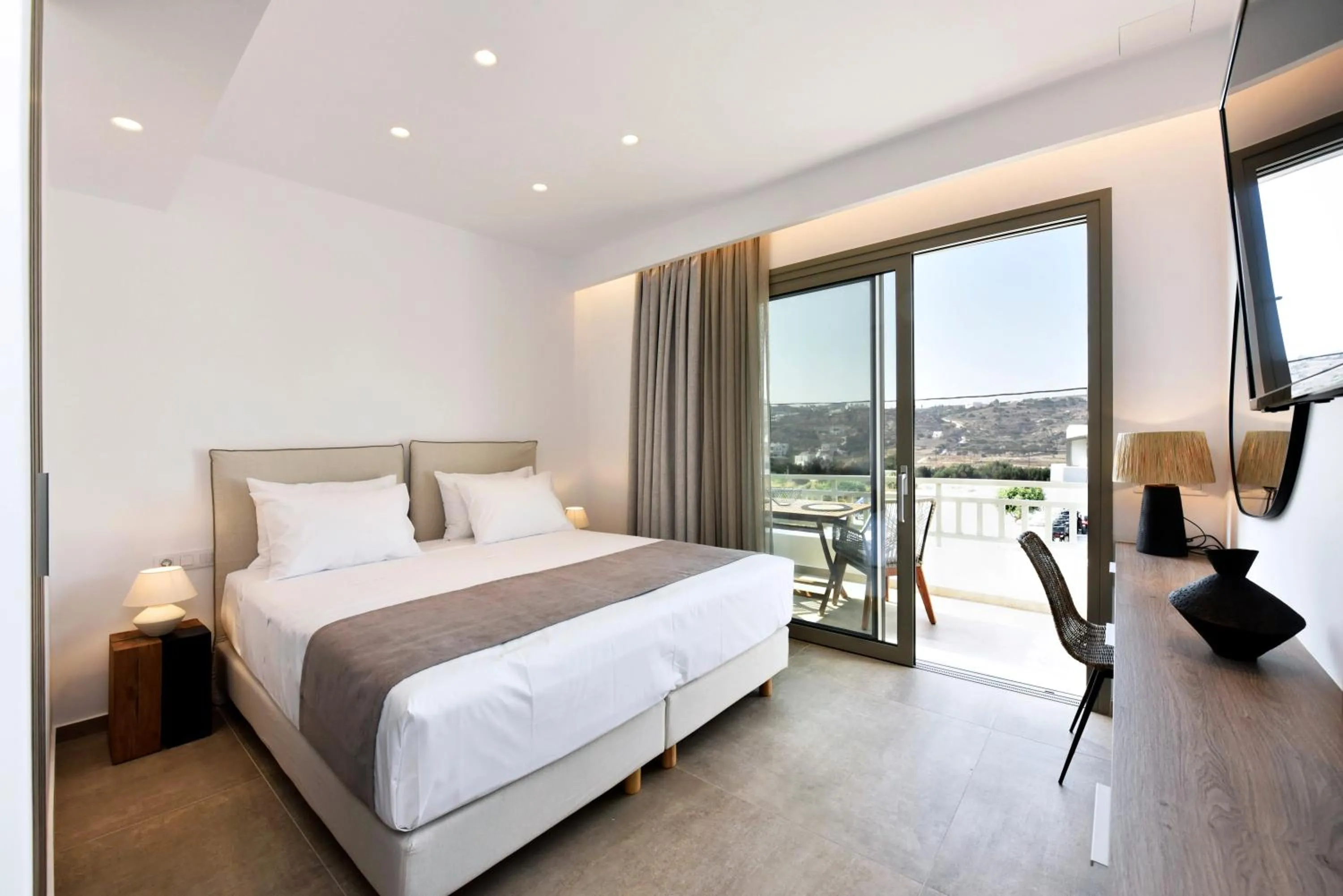 Bed in Anais Milos Suites