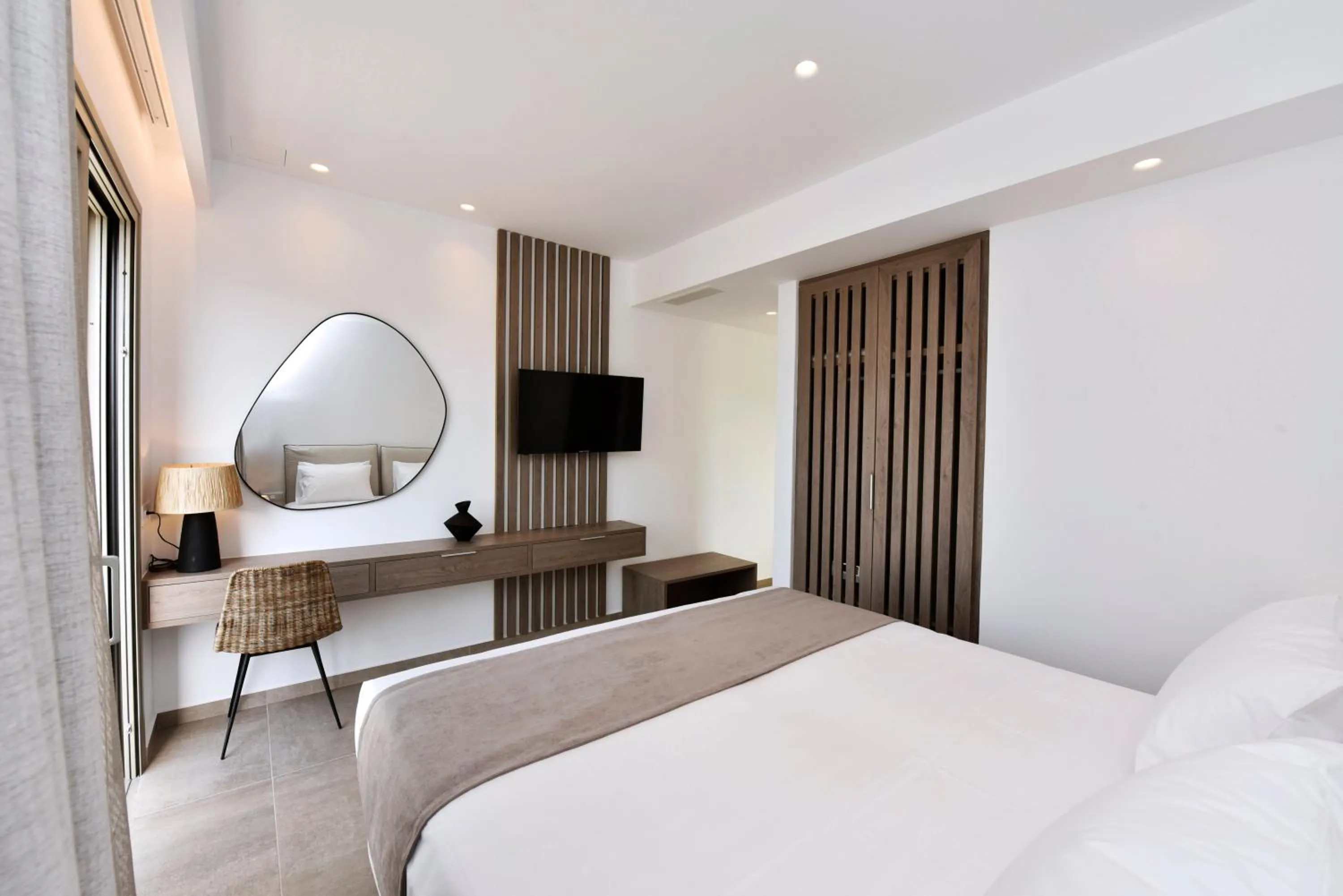 Bed in Anais Milos Suites