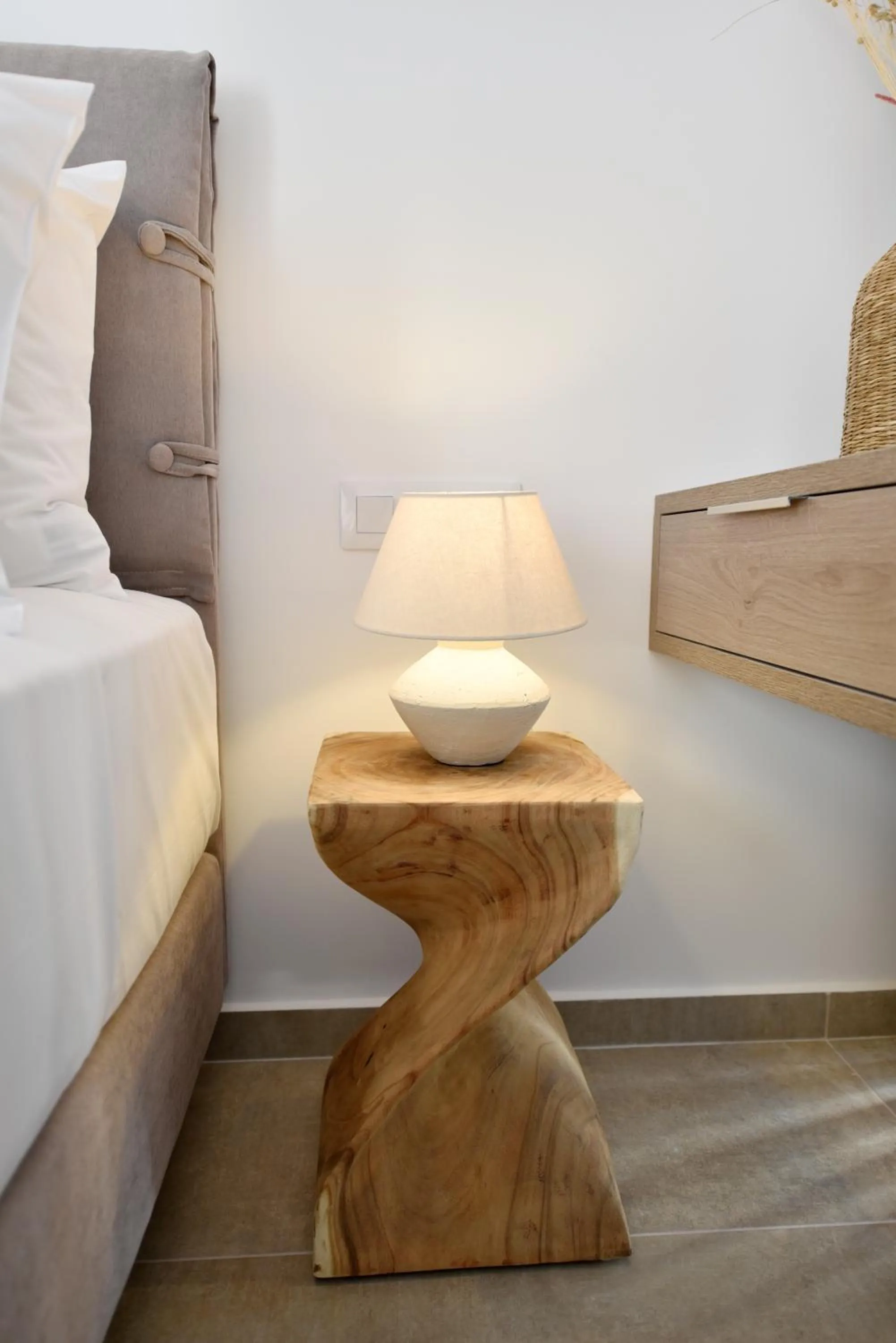 Bed in Anais Milos Suites