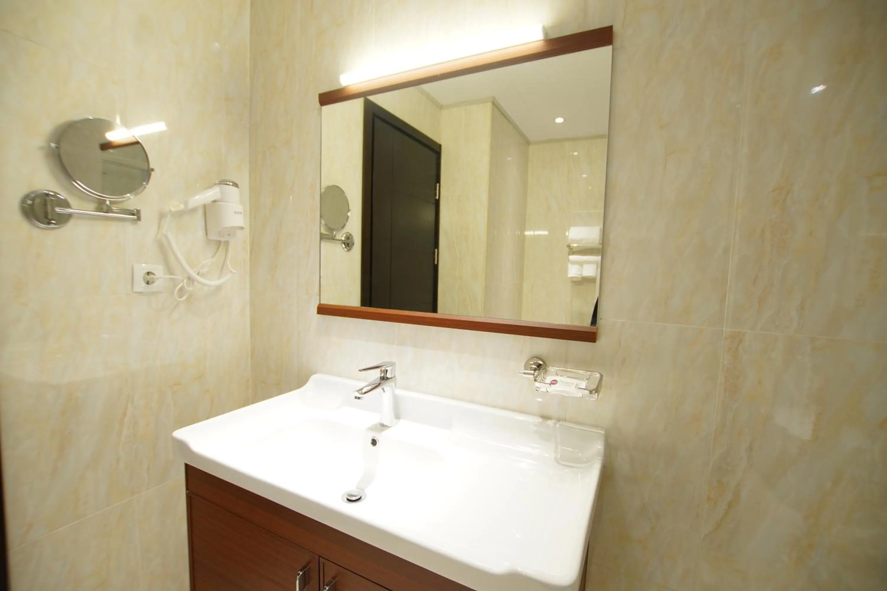 toaster in Best Western Premier Dynasty