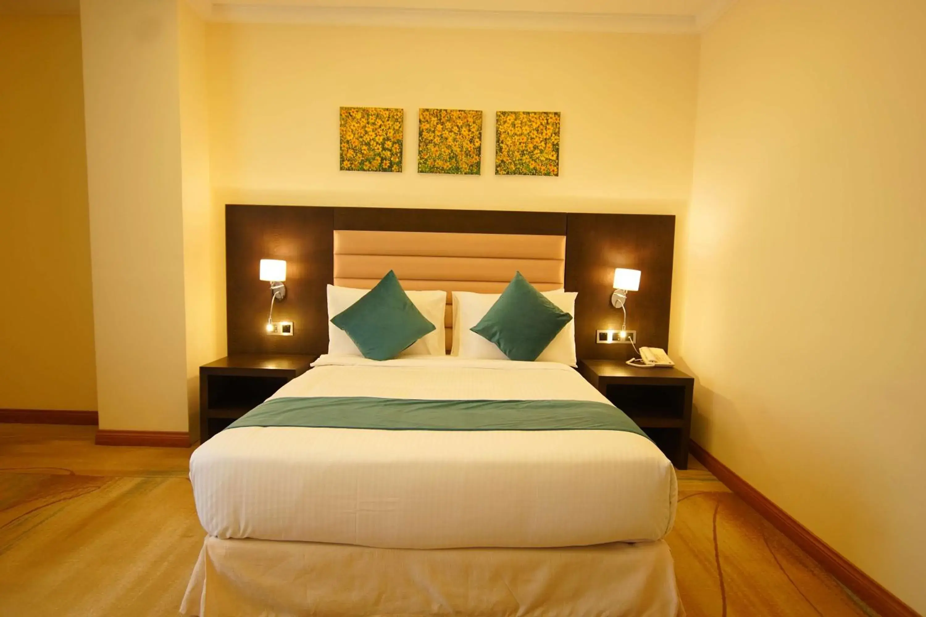 Superior Queen Room with City View - single occupancy - Non-Smoking in Best Western Premier Dynasty Superior Queen Room with City View - single occupancy - Non-Smoking in Best Western Premier Dynasty