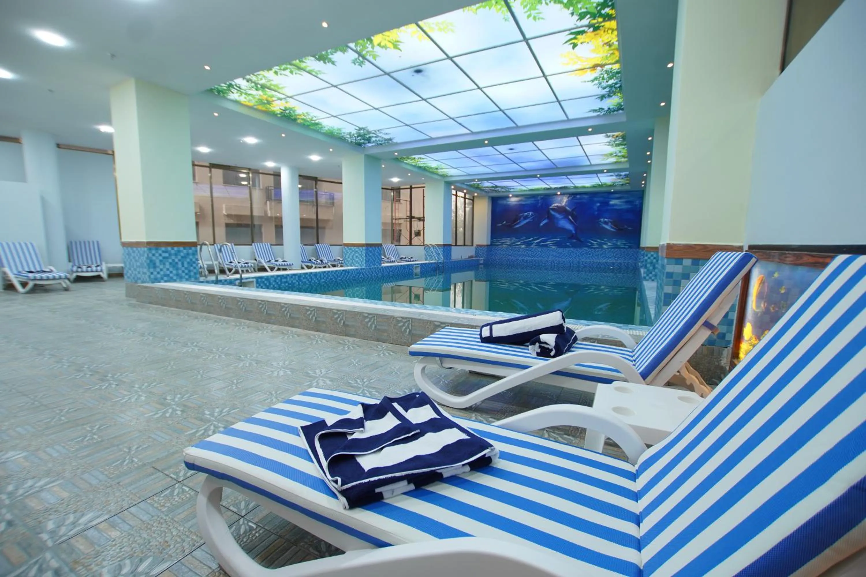 Swimming pool in Best Western Premier Dynasty