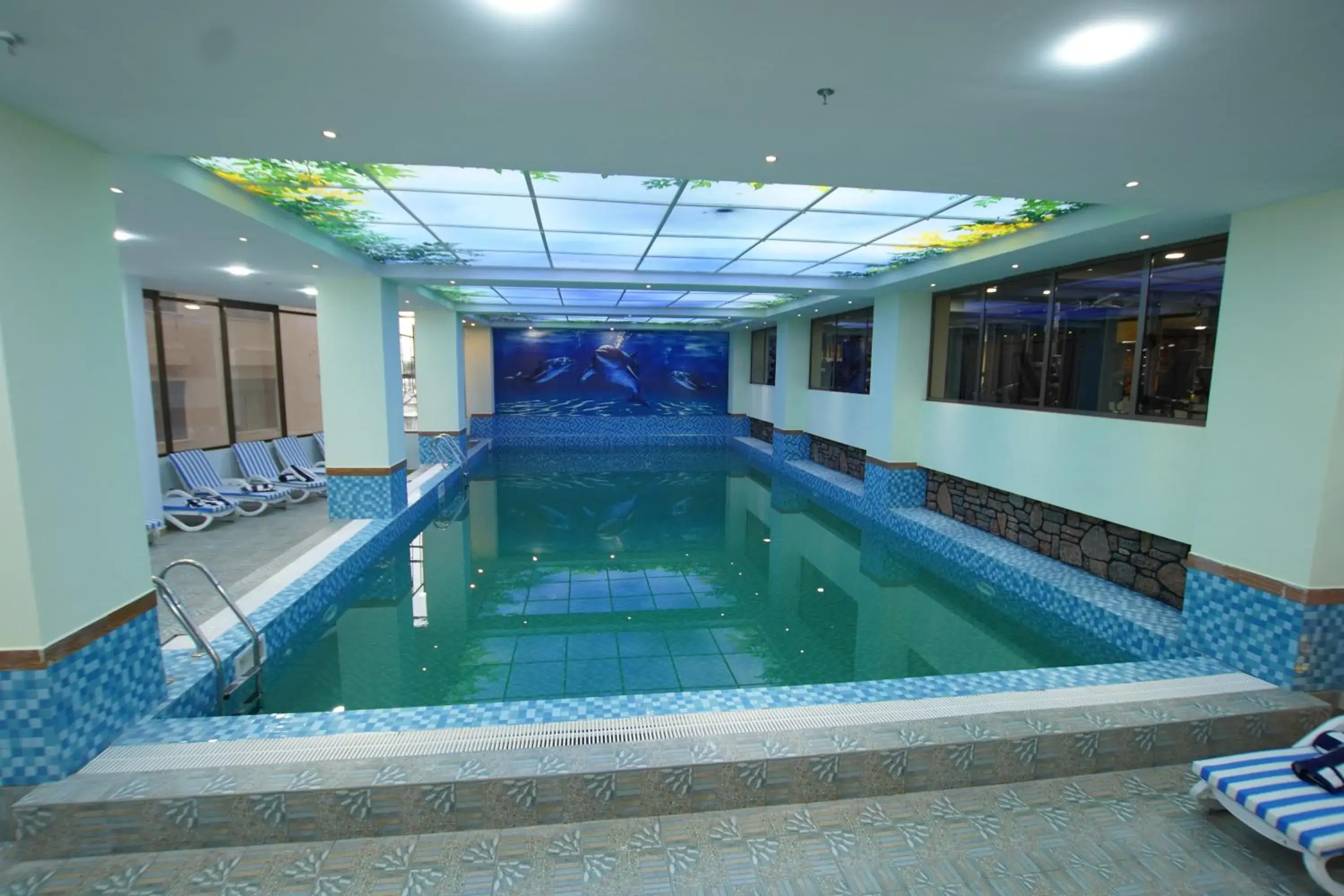 Swimming pool in Best Western Premier Dynasty Swimming pool in Best Western Premier Dynasty