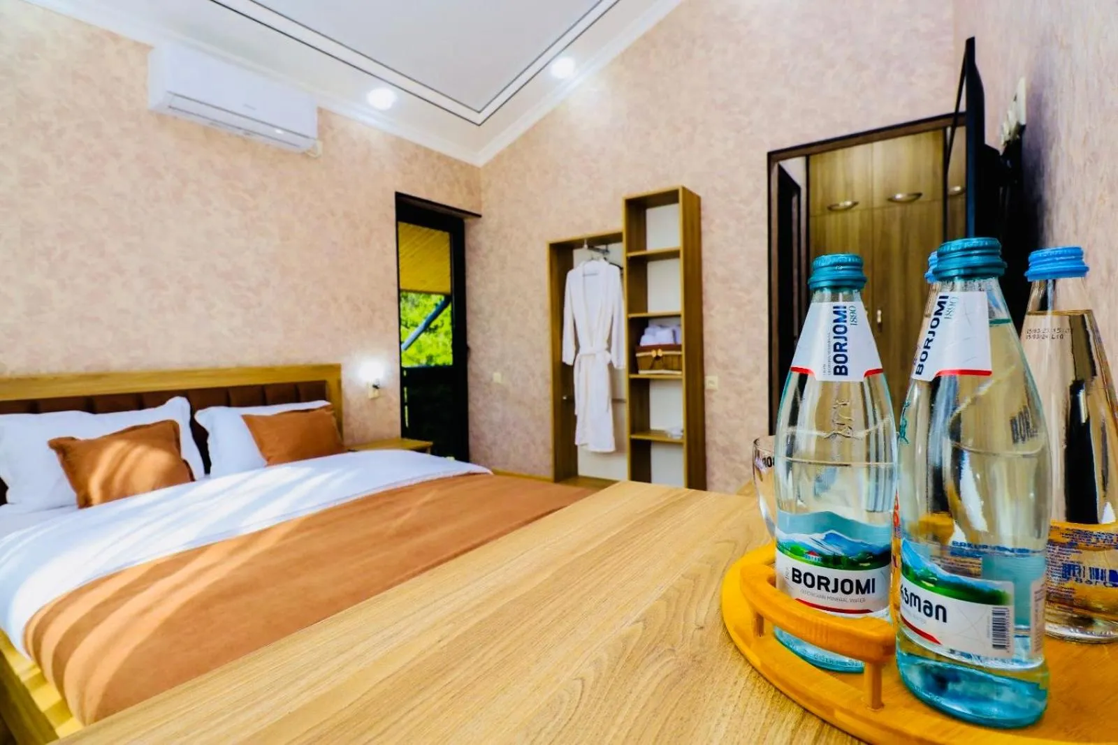 Bed in Hotel Evergreen