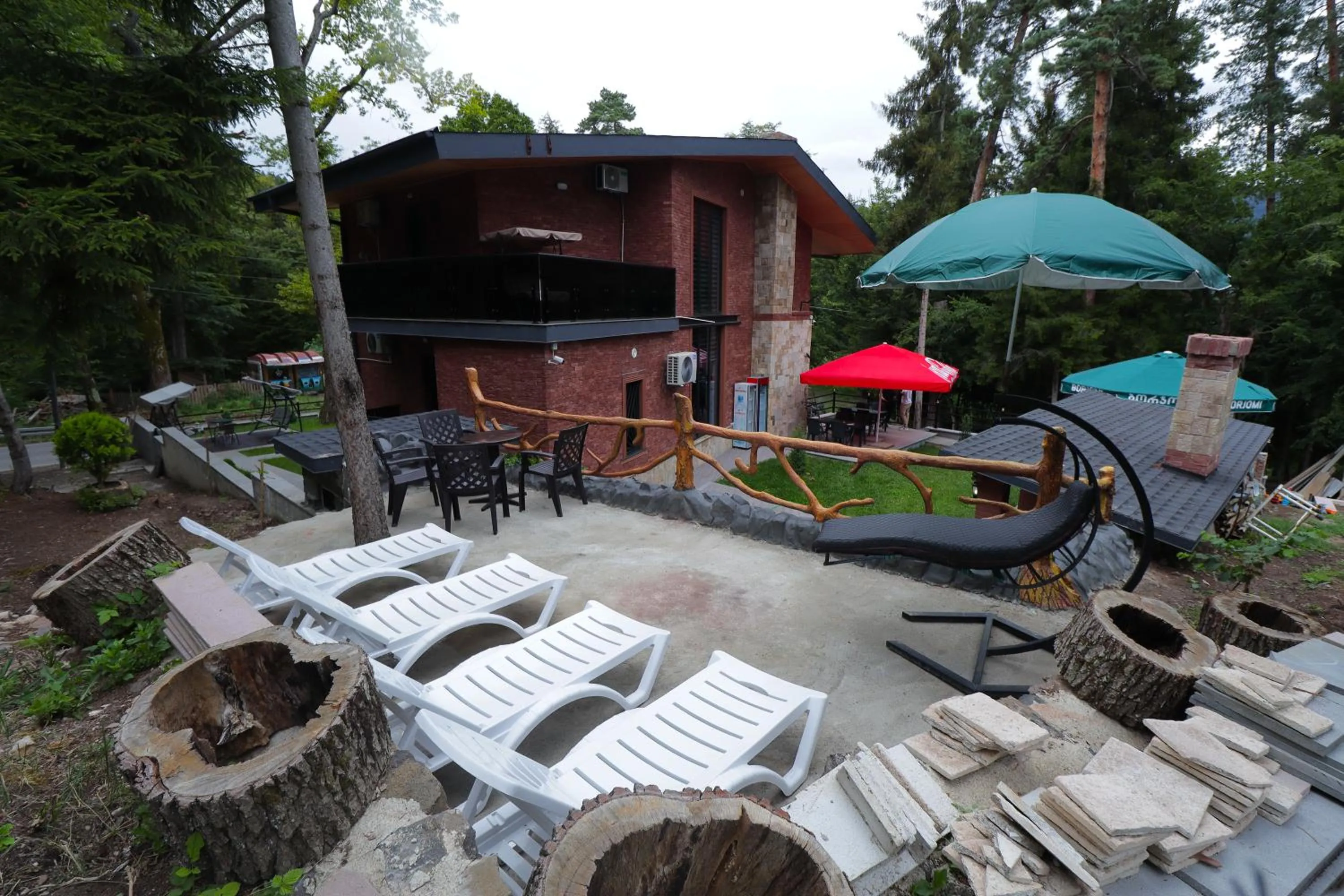 Property building in Hotel Evergreen