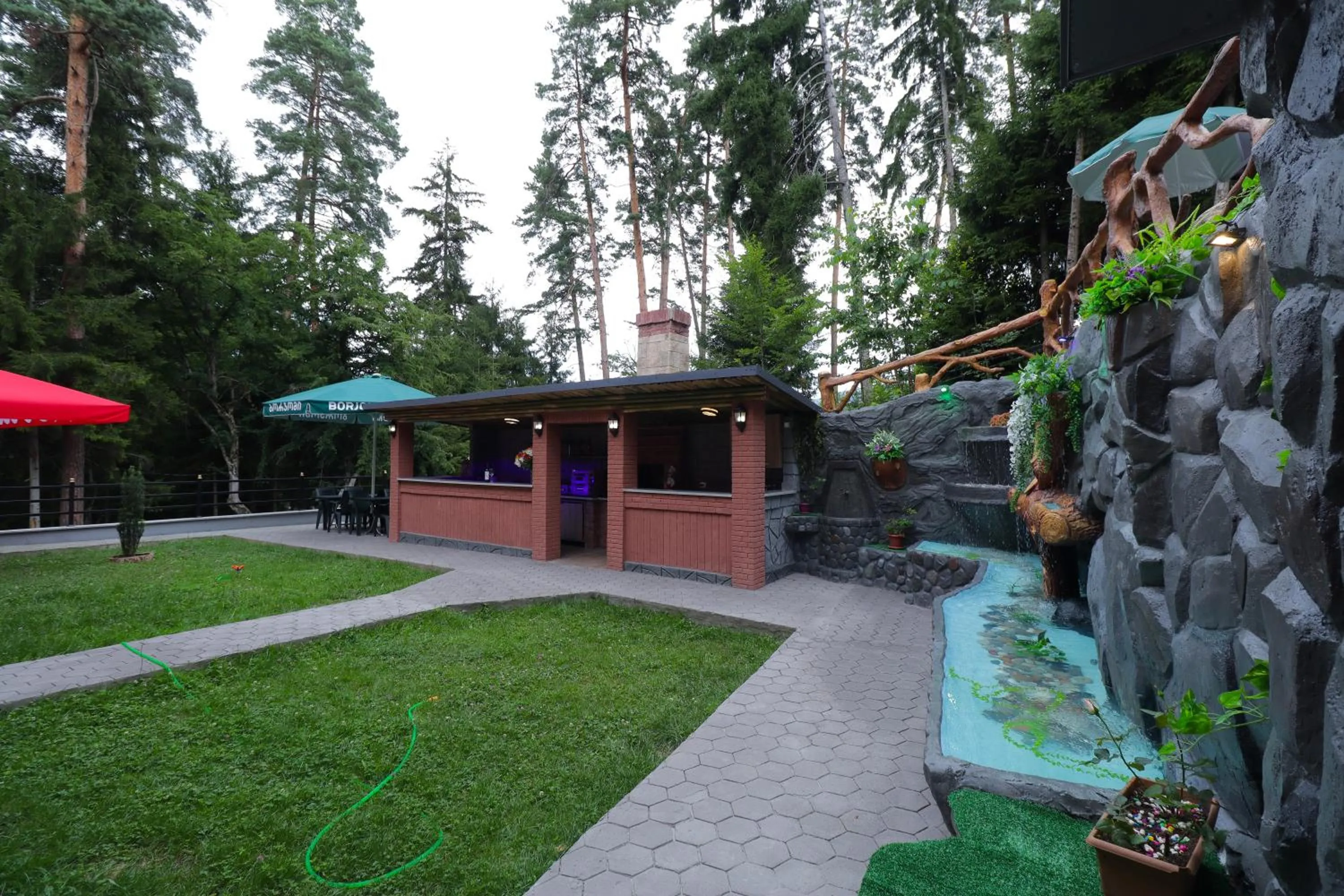 Property building in Hotel Evergreen