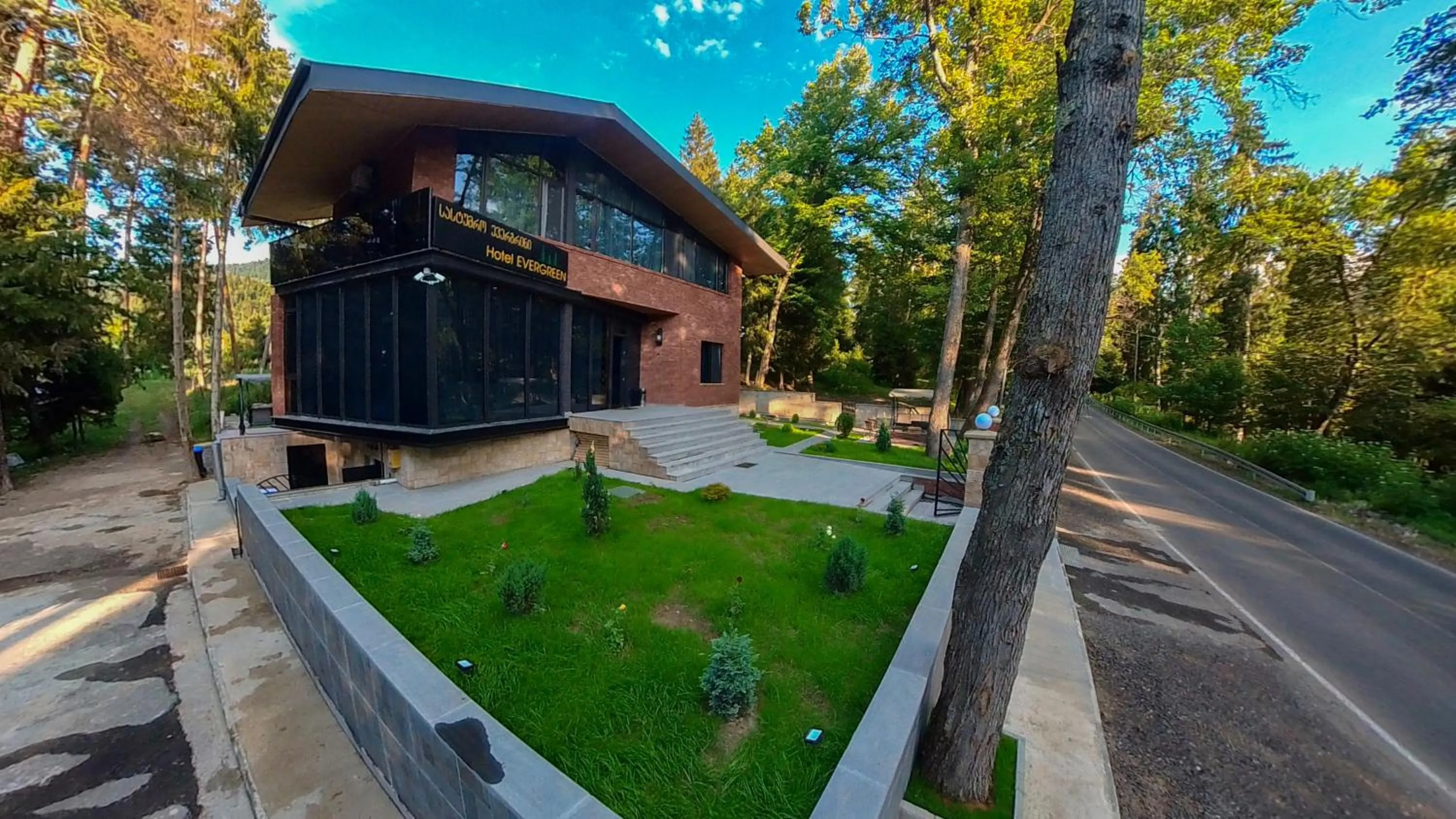Property building in Hotel Evergreen