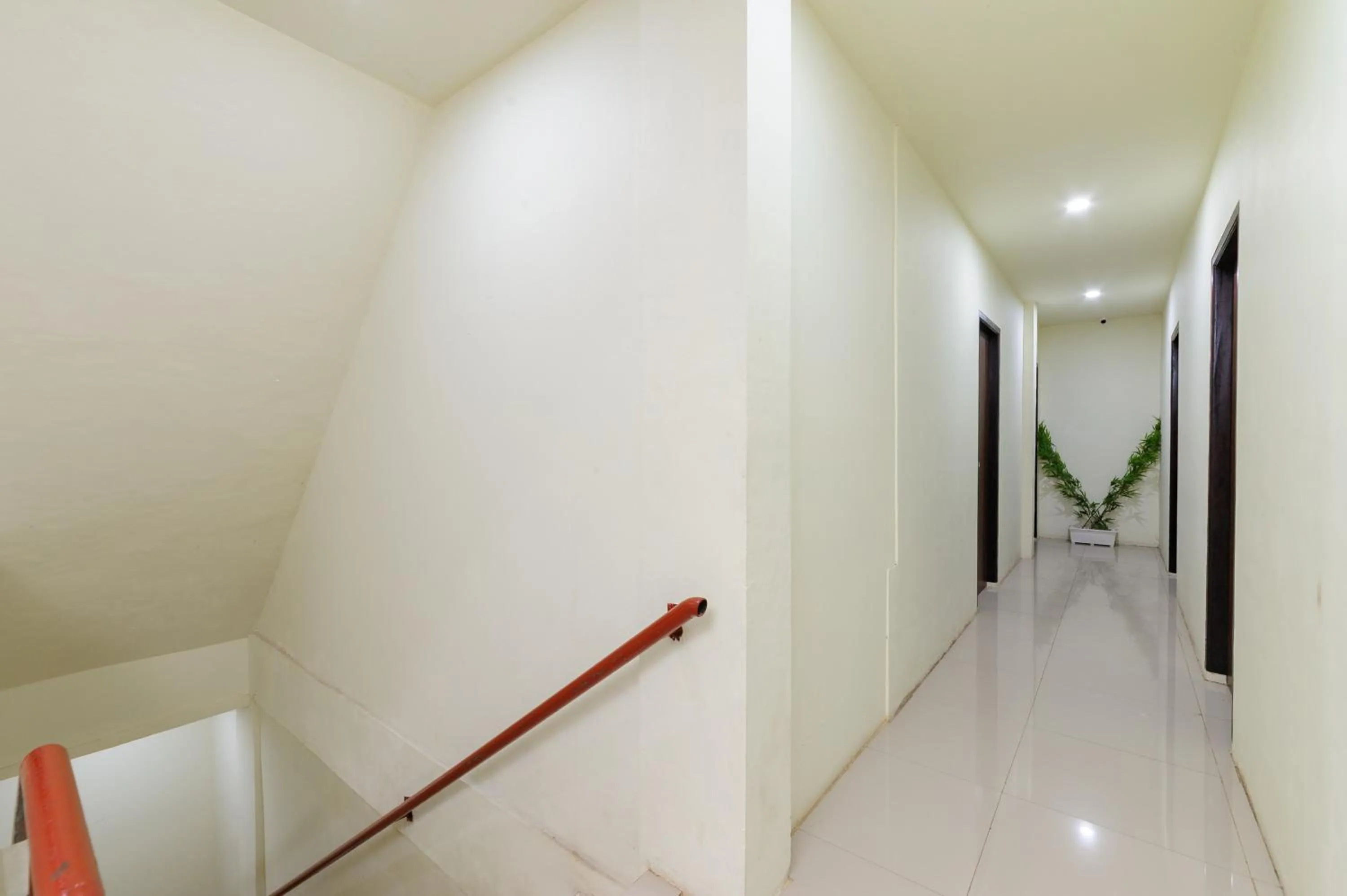 Property building in Urbanview Hotel Kansa near Harbour Bay Batam by RedDoorz